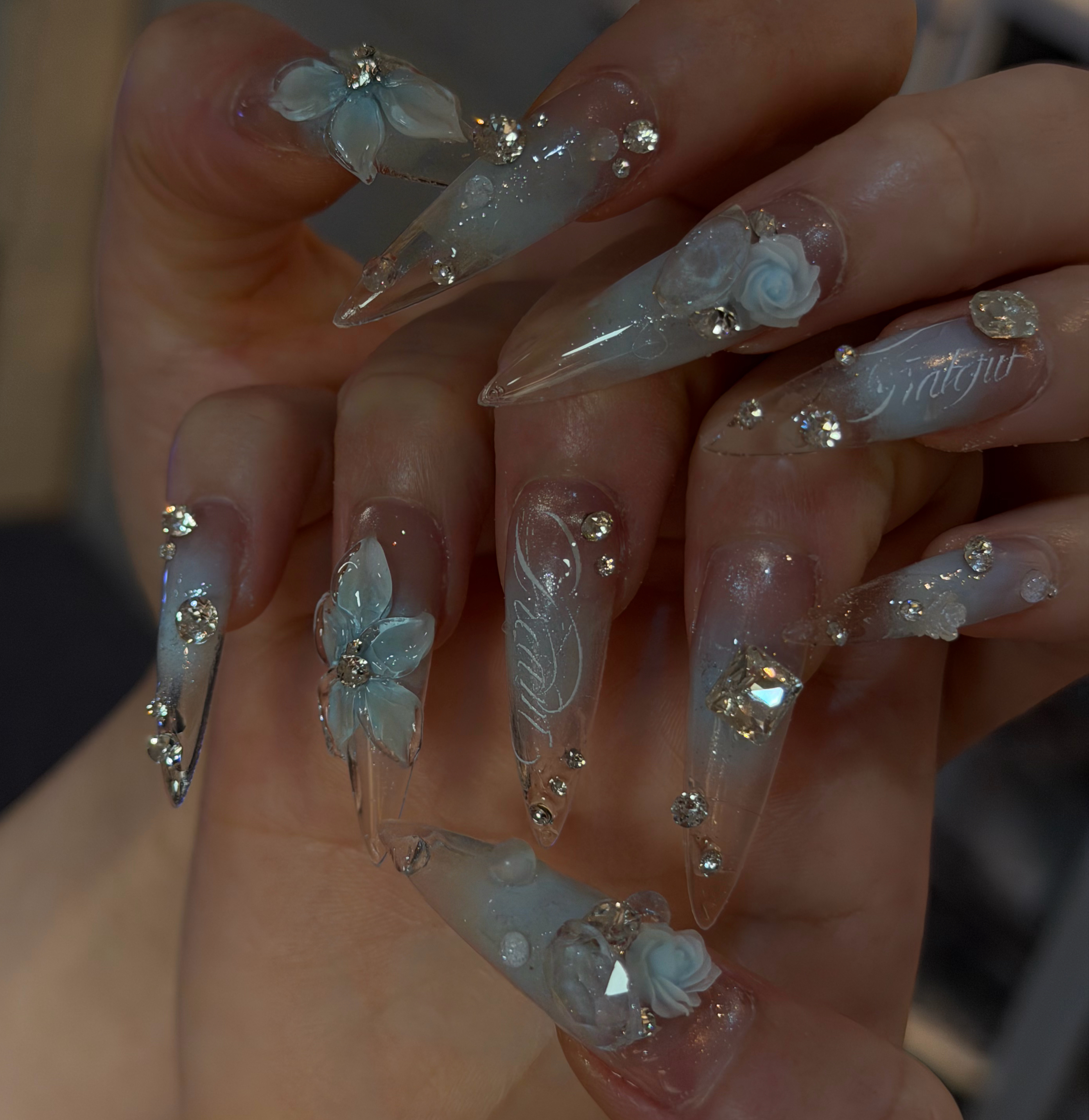 CoMo_Ana_Nail