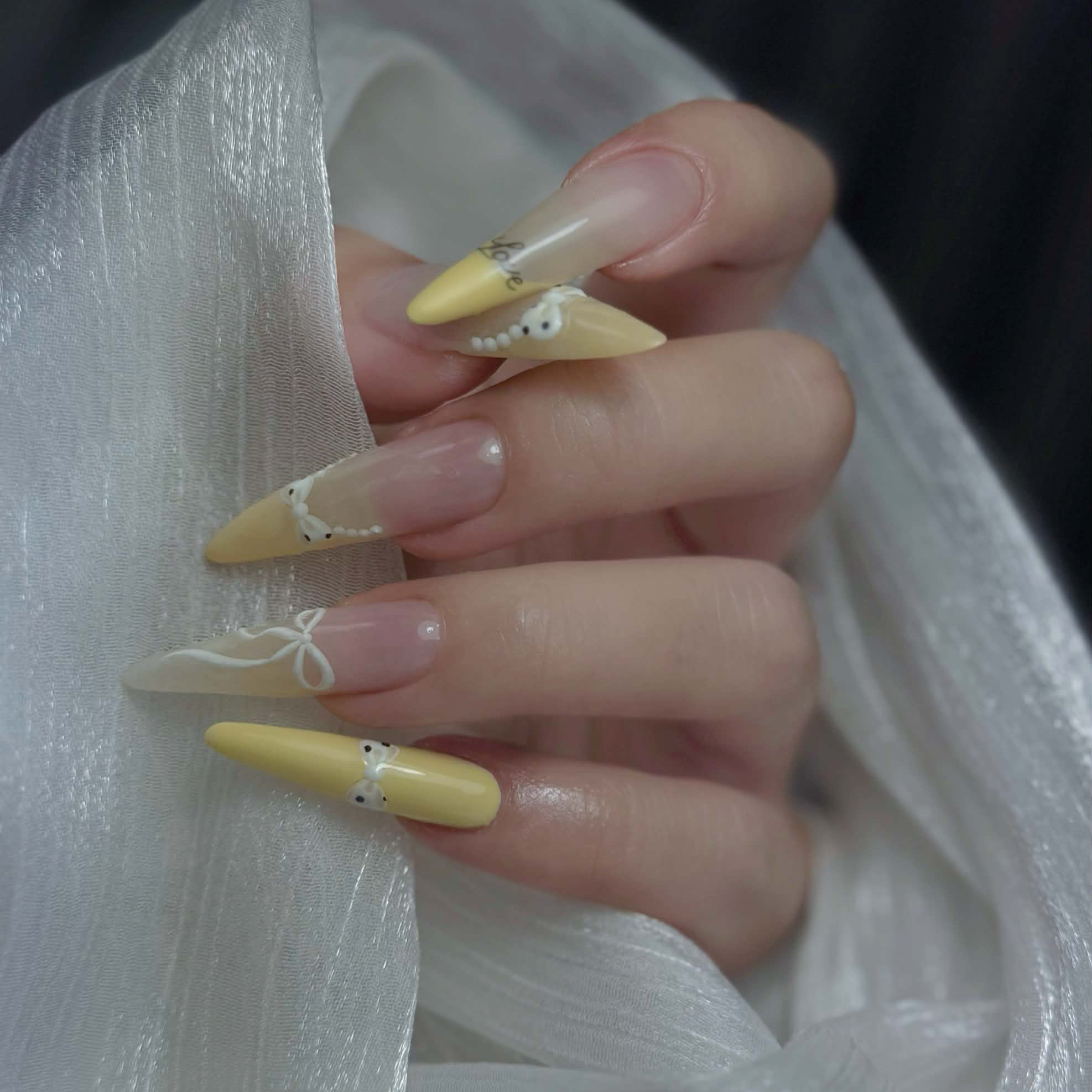 Aurora_nail
