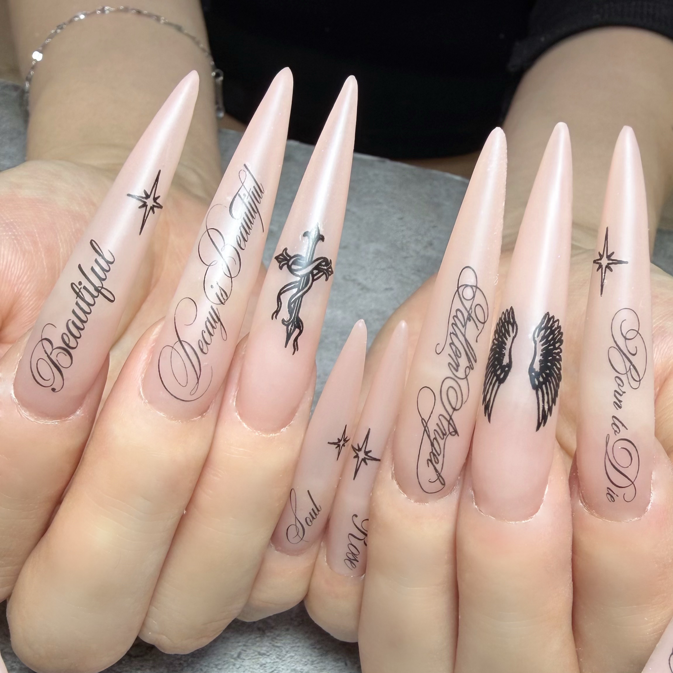 erika_mnail