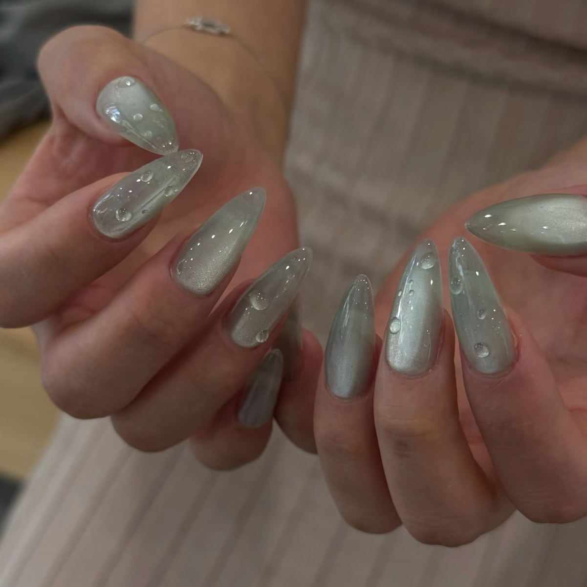 Hine_RibonNail