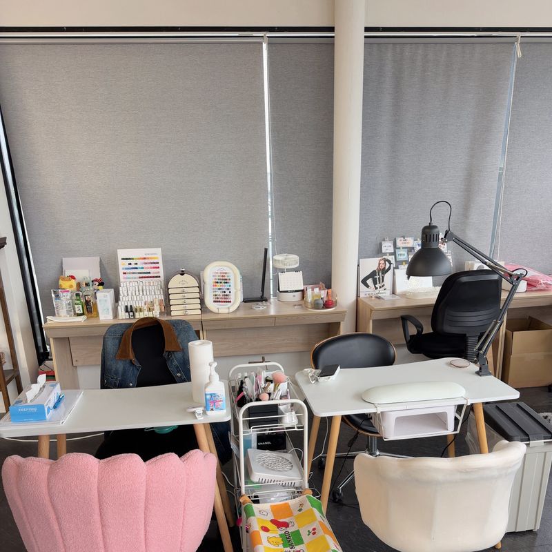 July nail salon