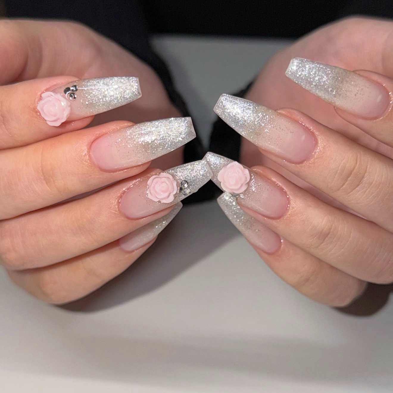 Hine_RibonNail