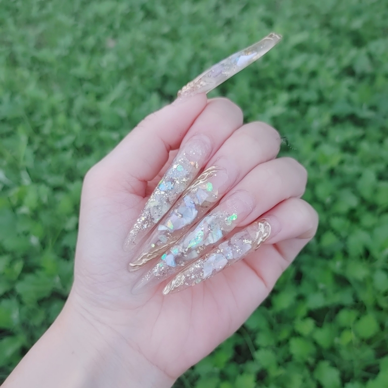 m_ye..nail