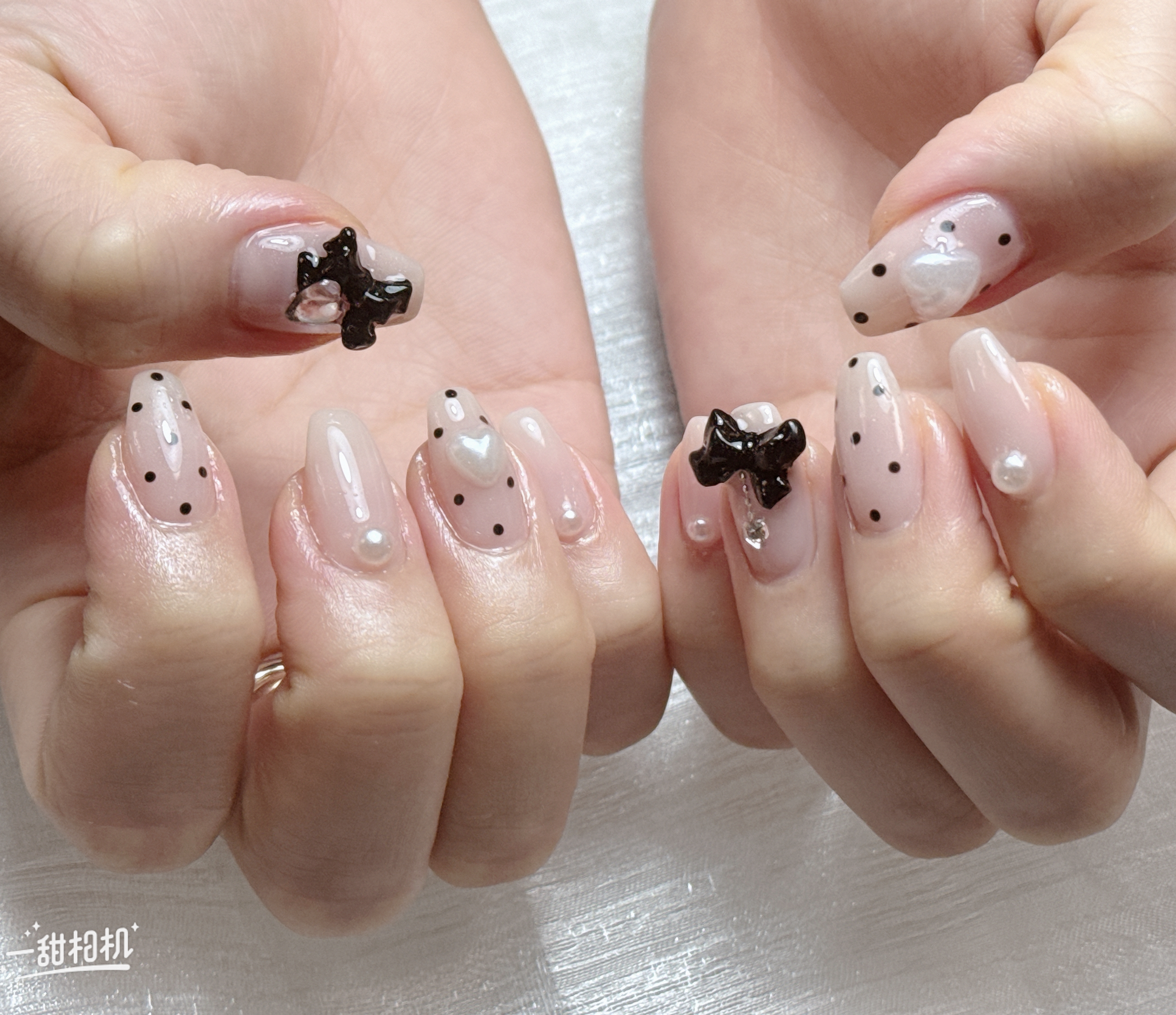 LUNA_Nails