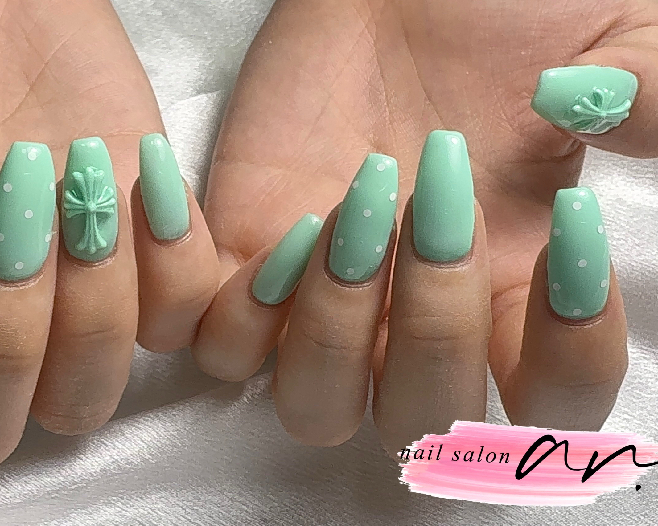 ar._nail