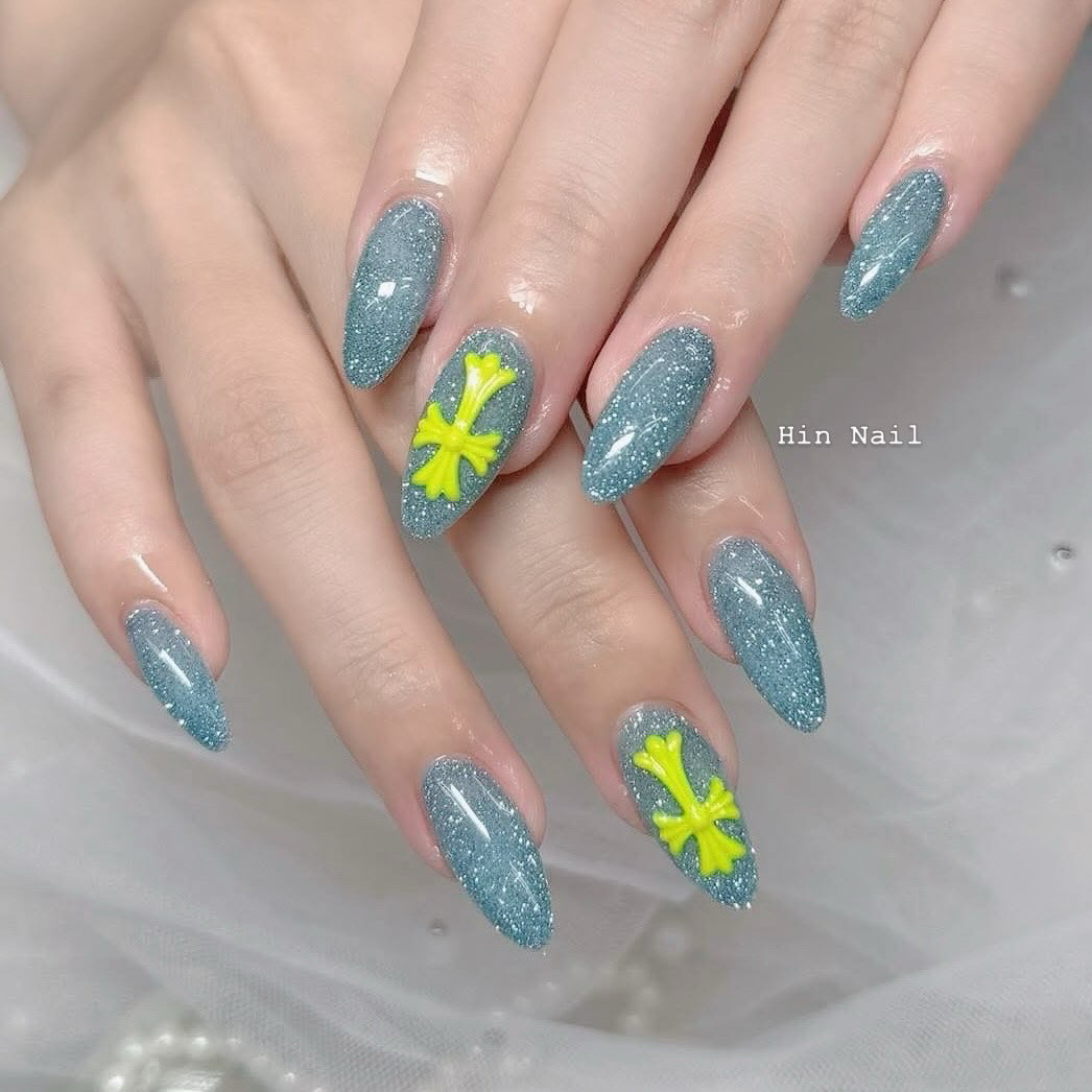 Hin_Nail