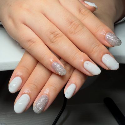 ワンカラー+ラメ交互or💎 ストーン♥️新規オフ¥500