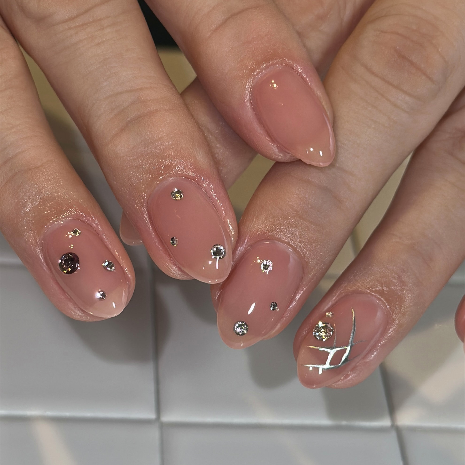 mozzie_nail
