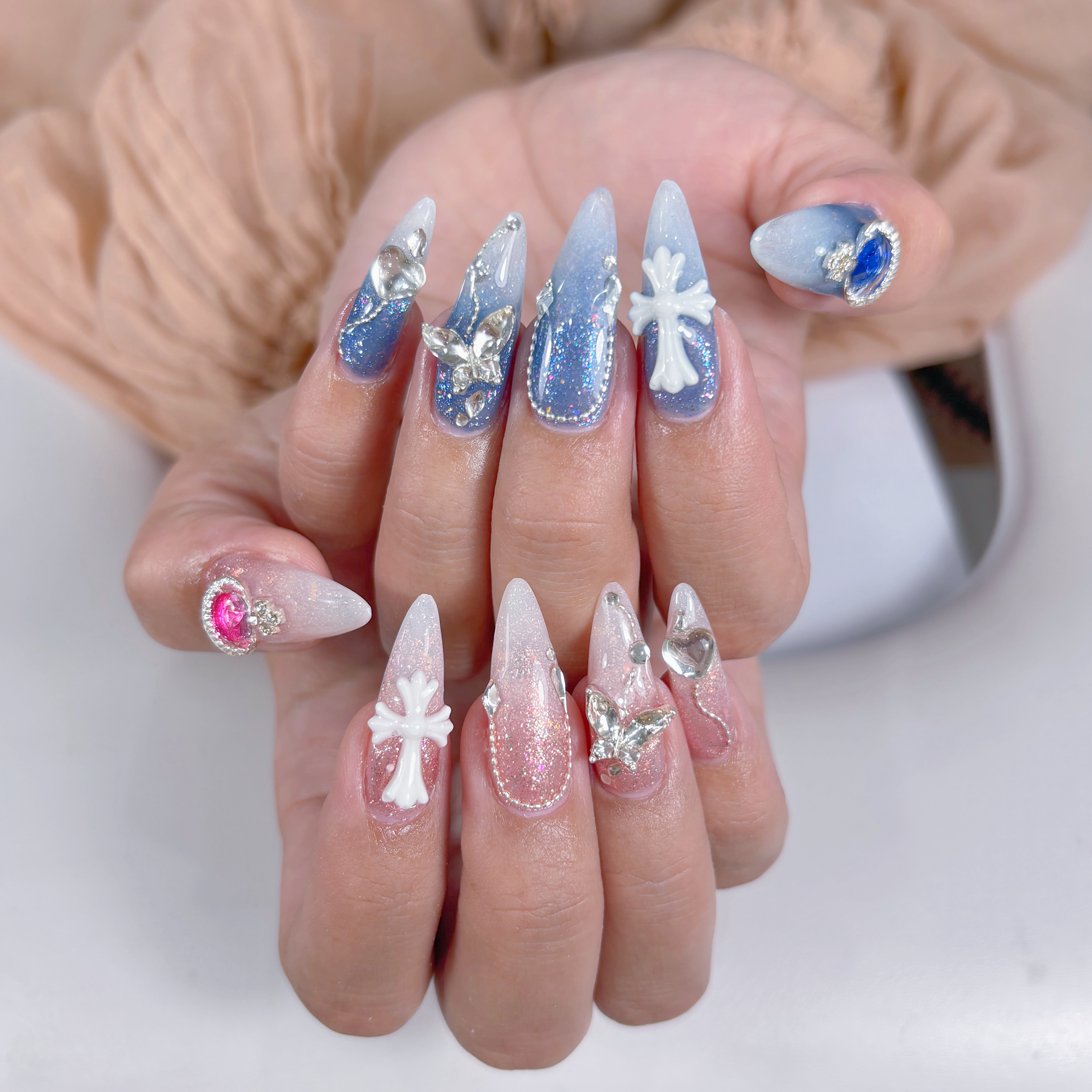 QUEENS_NAIL_STUDIO