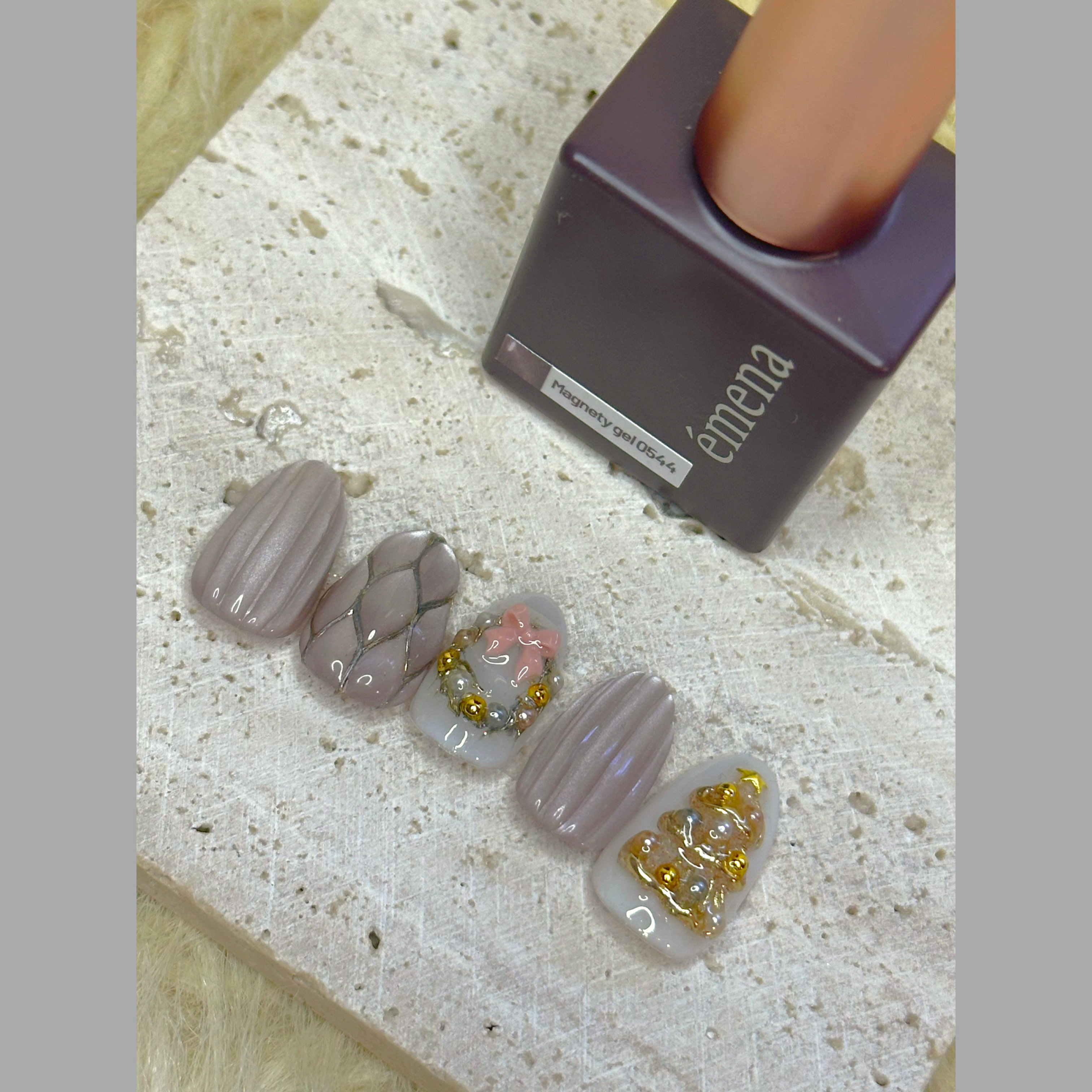 AT.NAIL