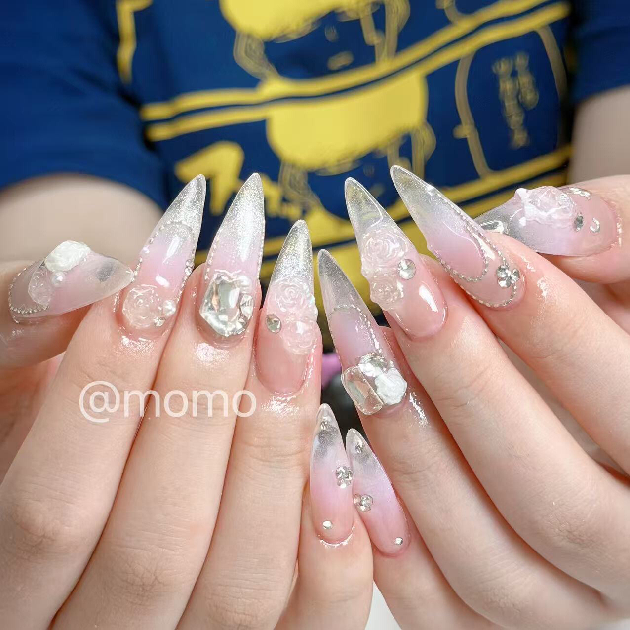 Queens_ruka