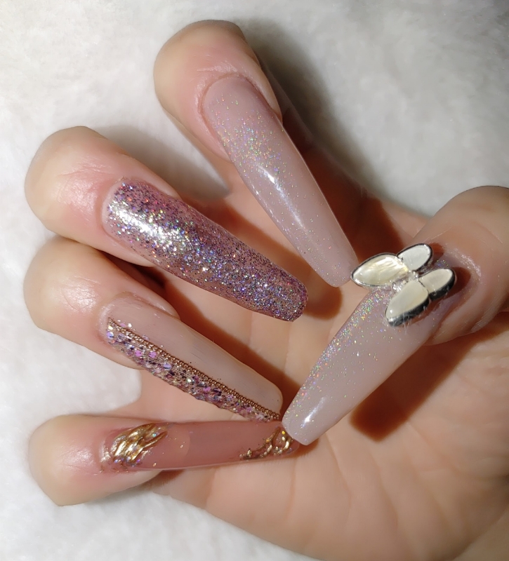 m_ye..nail