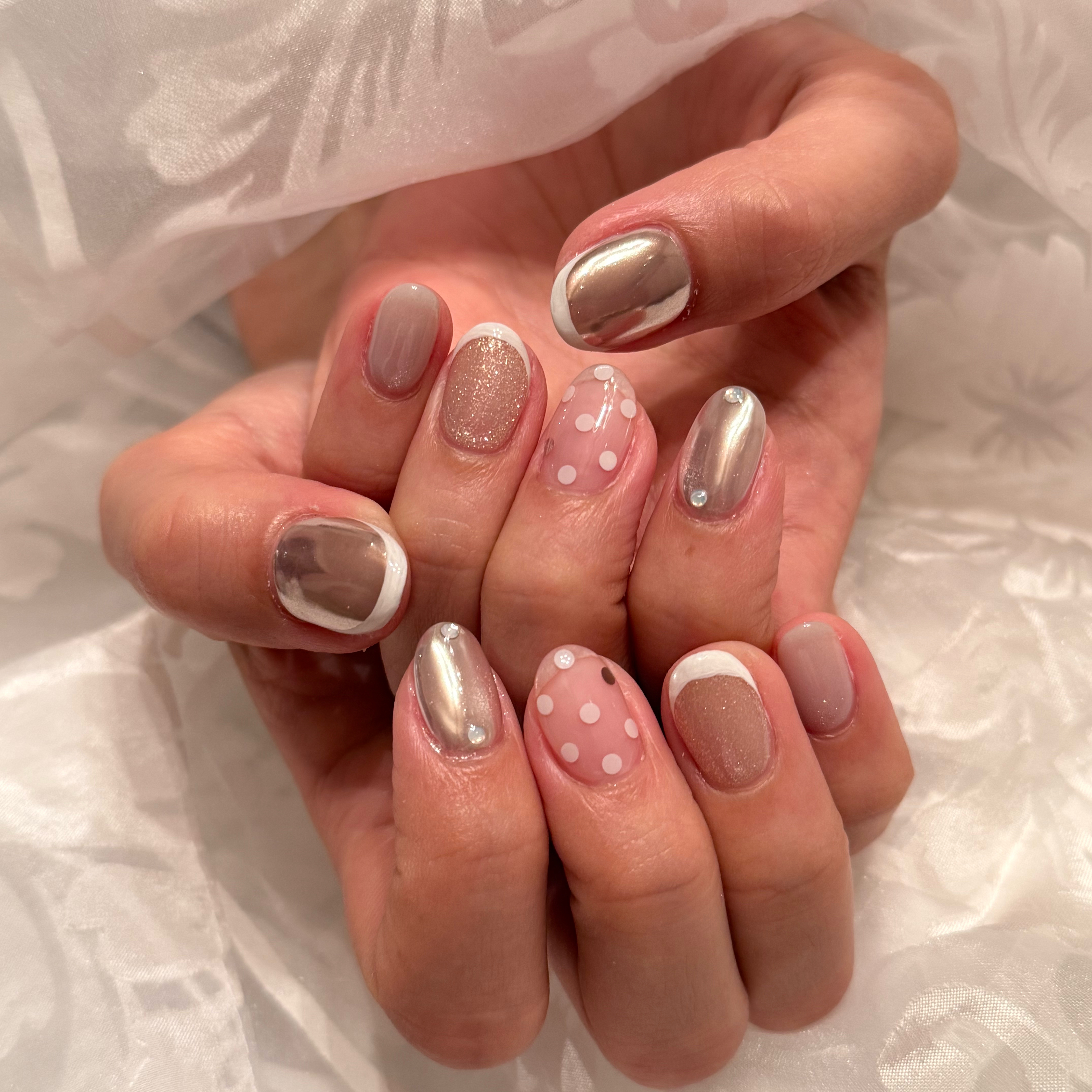 Nail_Lilydot_