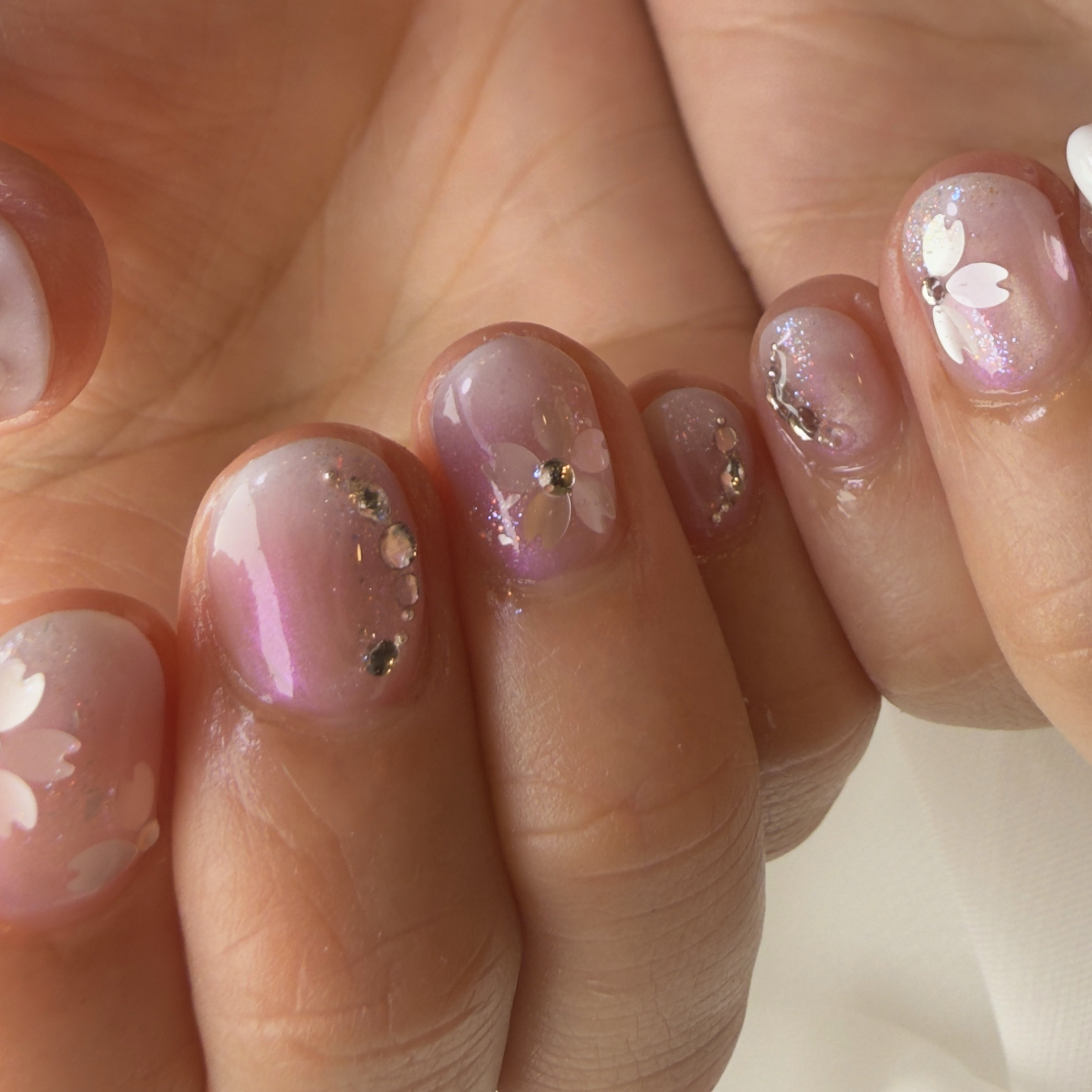 lumina_nails