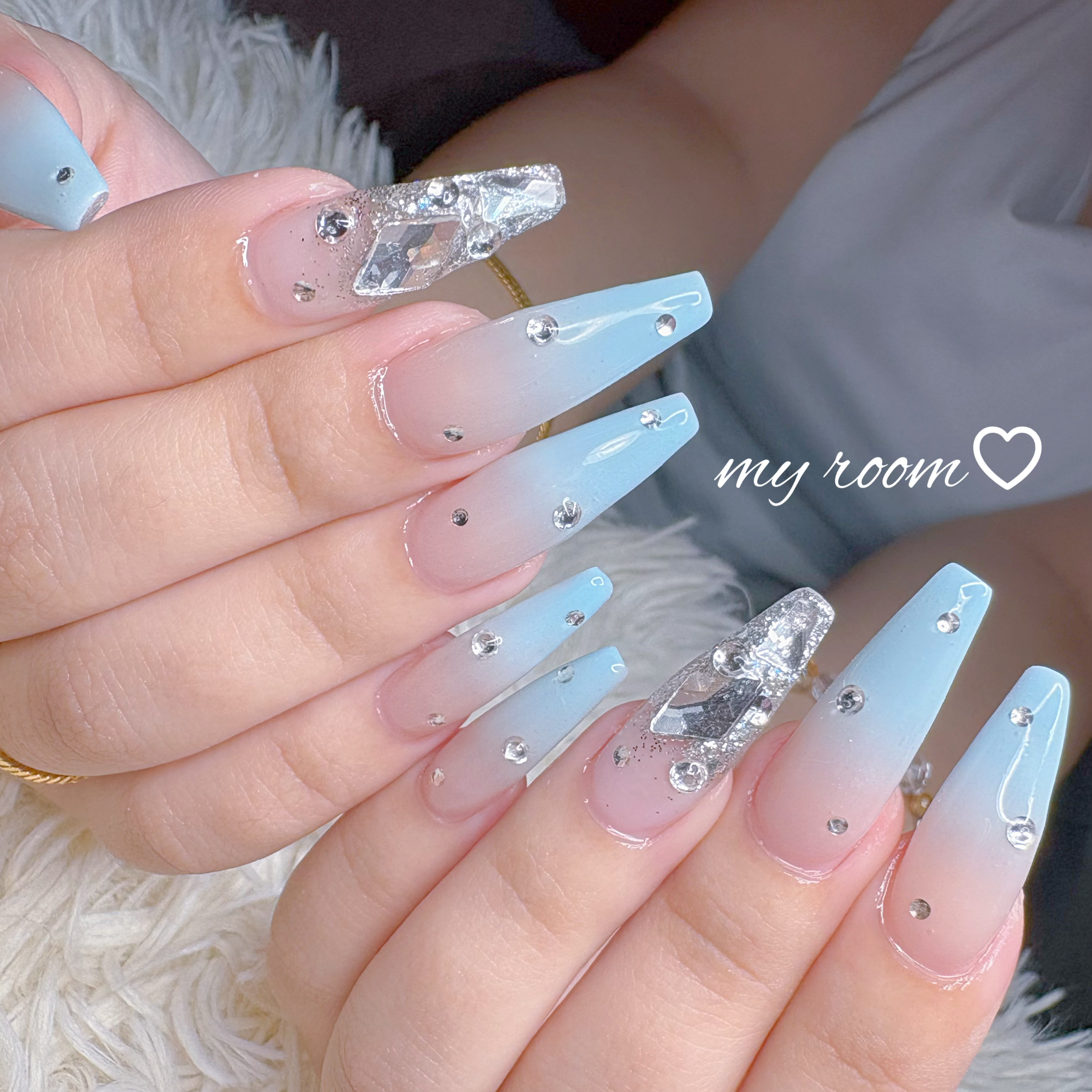 my_room.nail