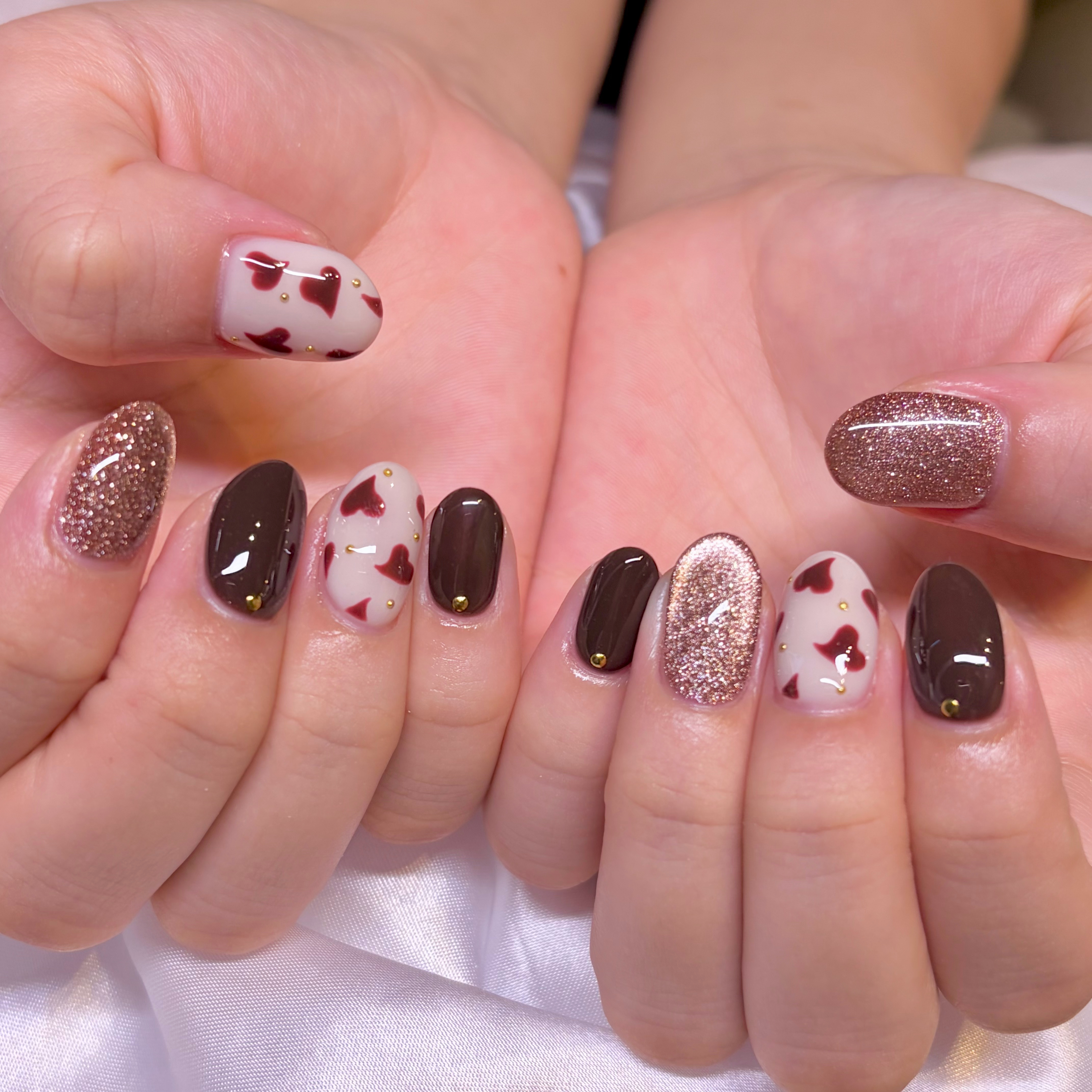 emu.nails