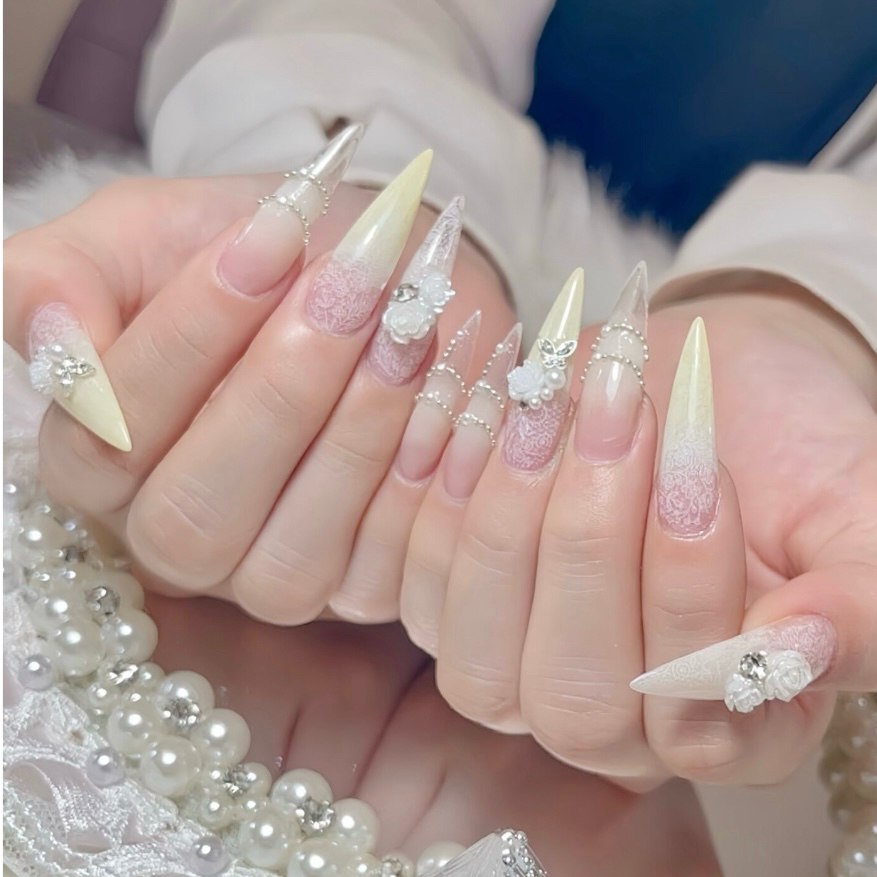 Julie_nail
