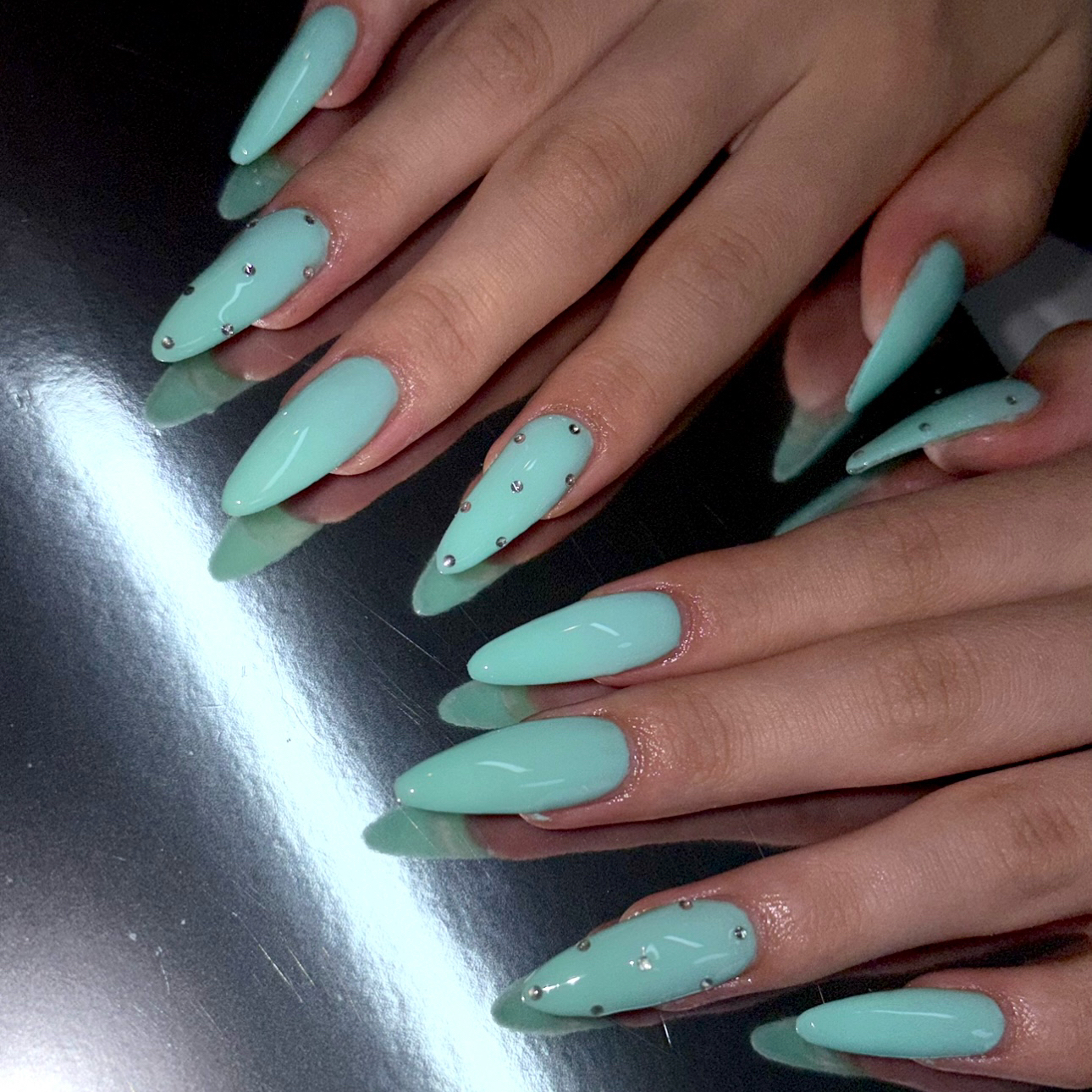 nyu_nail