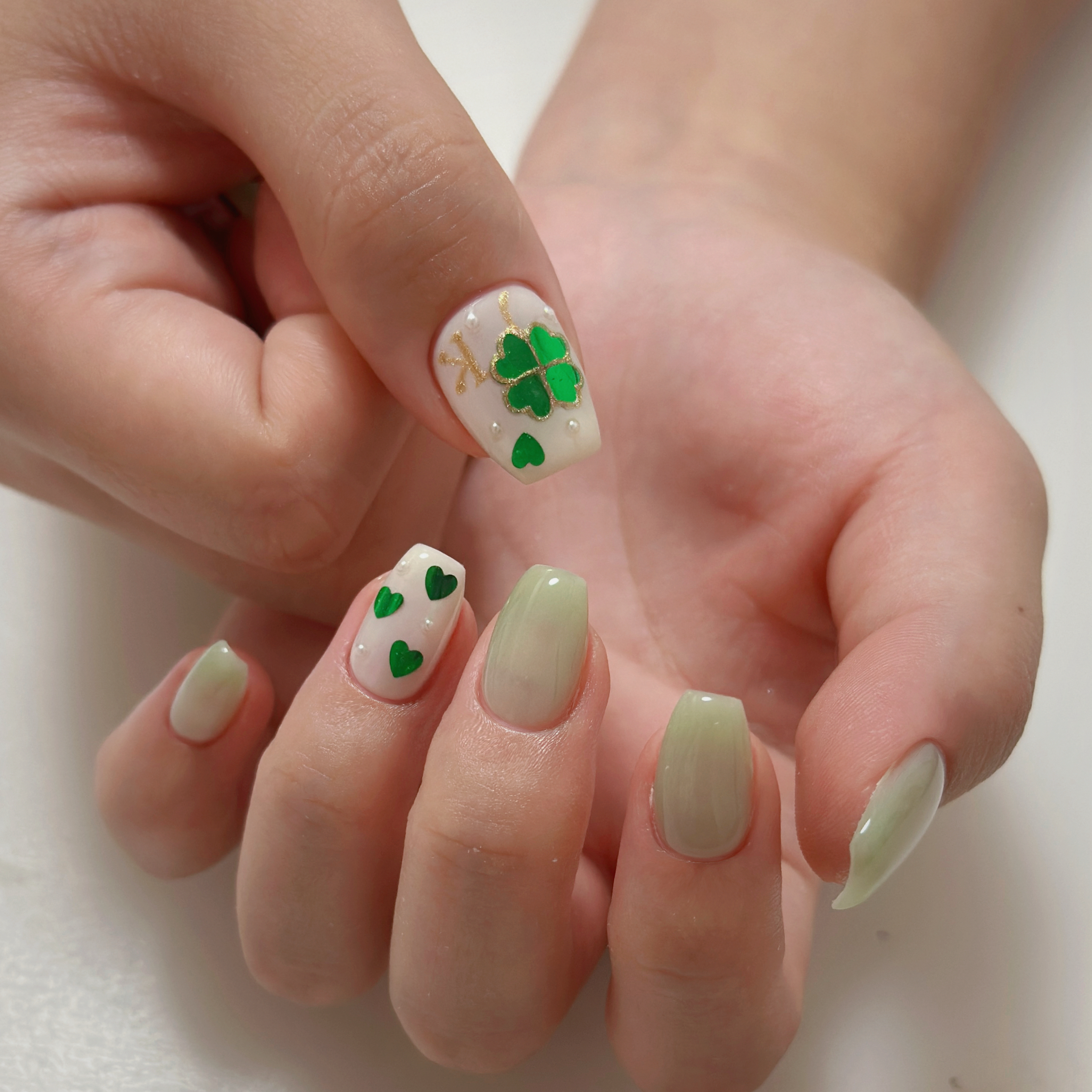 thumbs.up.nail