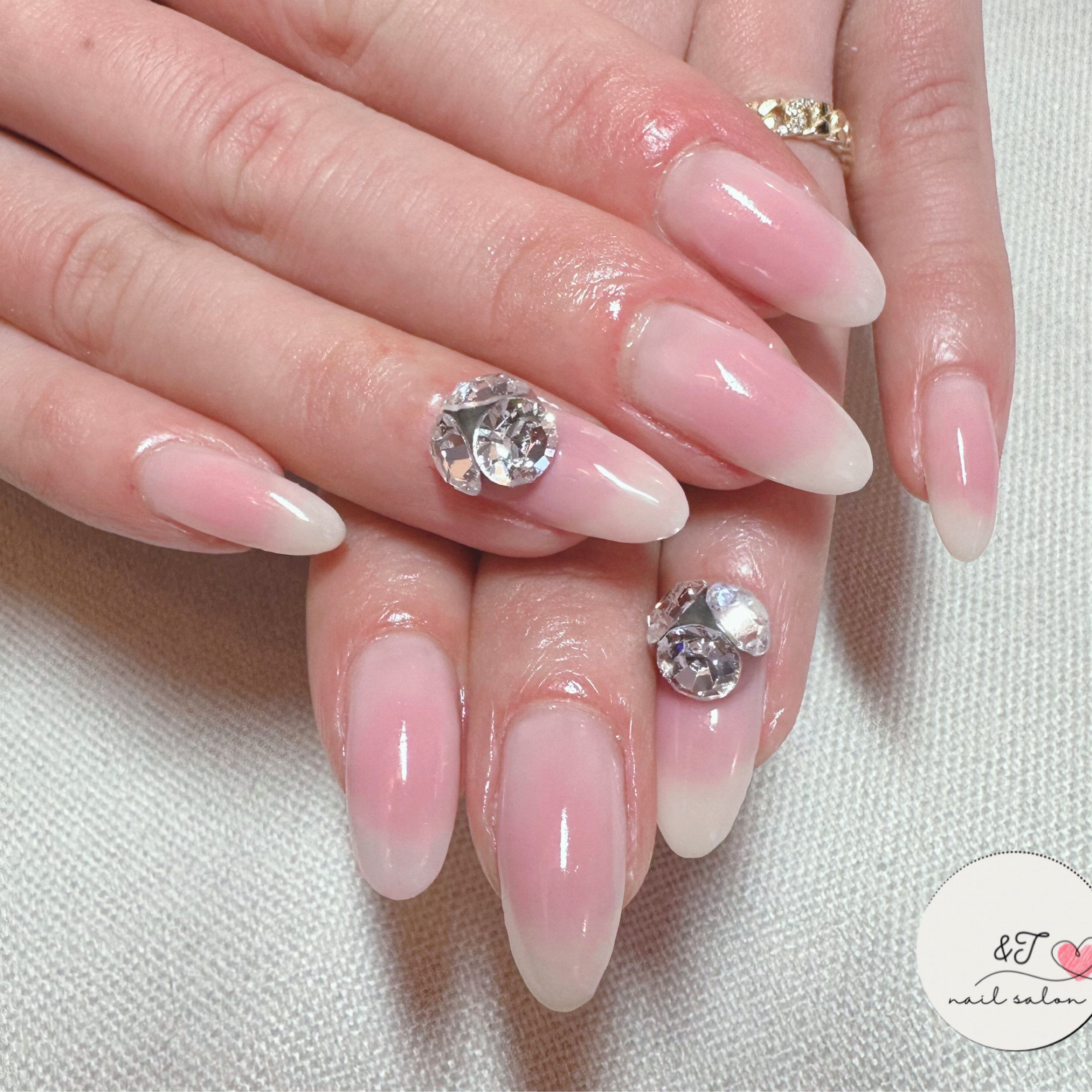 nail_salon_and_T