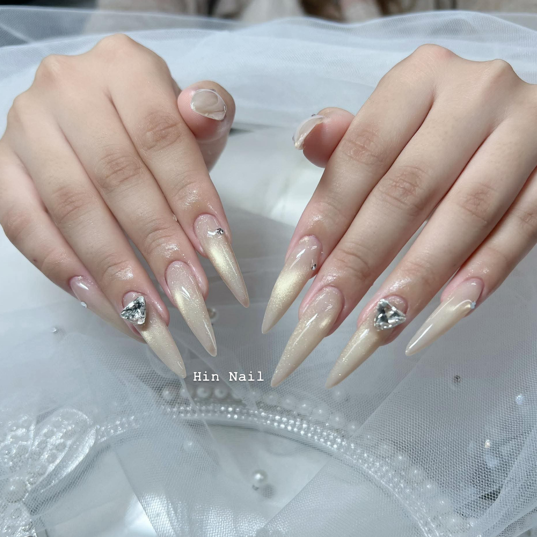 Hin_Nail