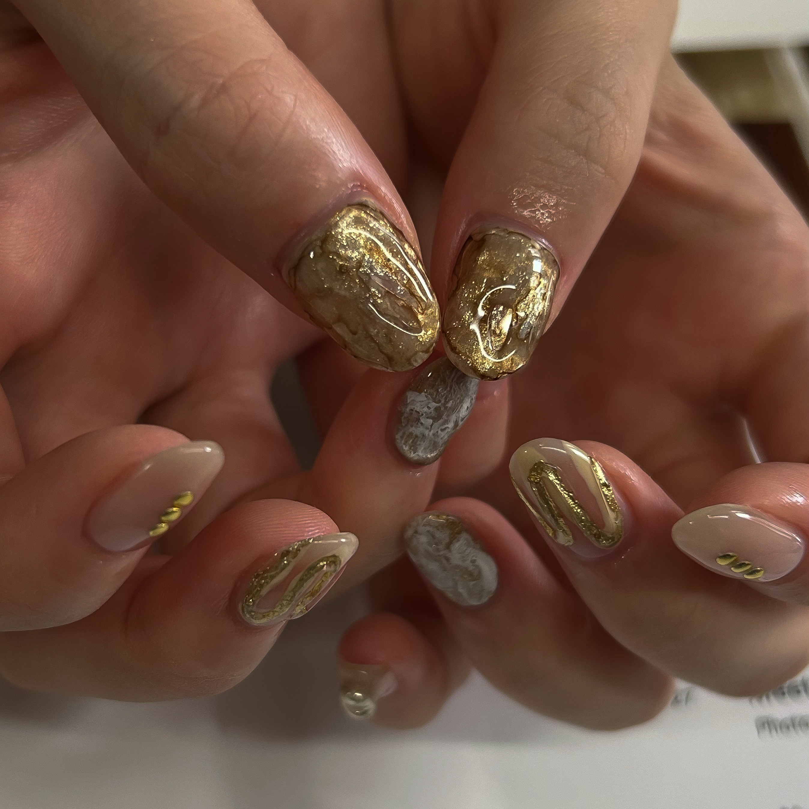 une_.nail