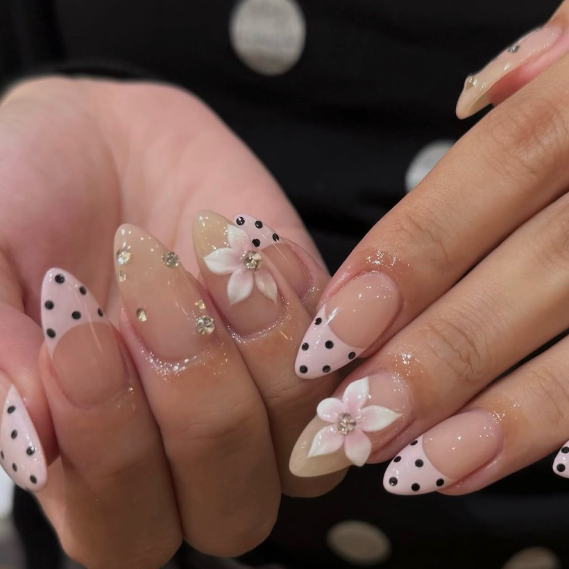 AMI_NAIL_KEBUKURO