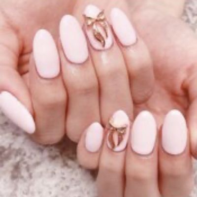 【ワンポイントが超かわいい♪】ビジュー2つ付きワンカラーorラメグラ♪