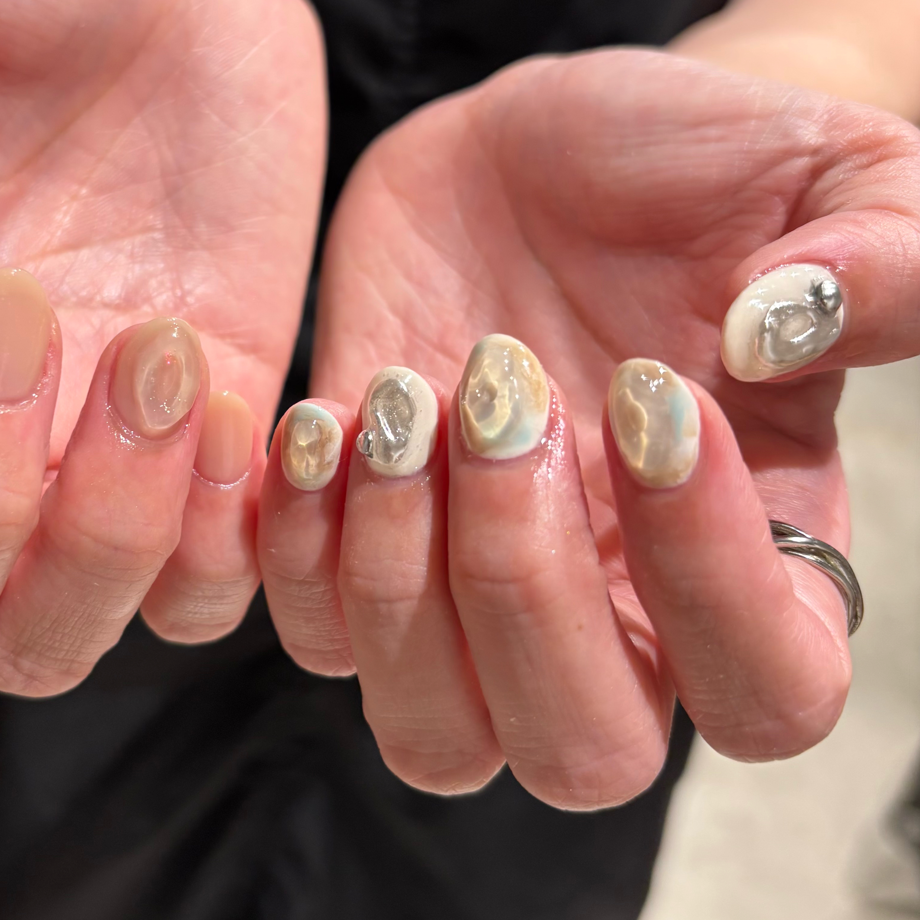 Emu...nail