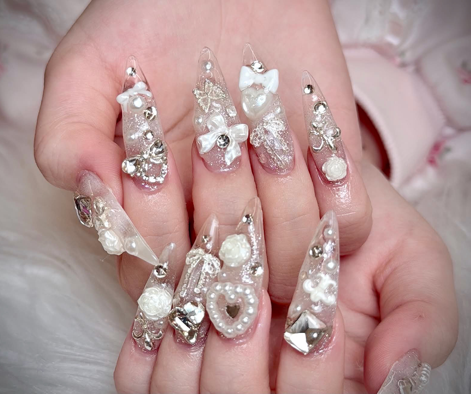 LUNA_Nails