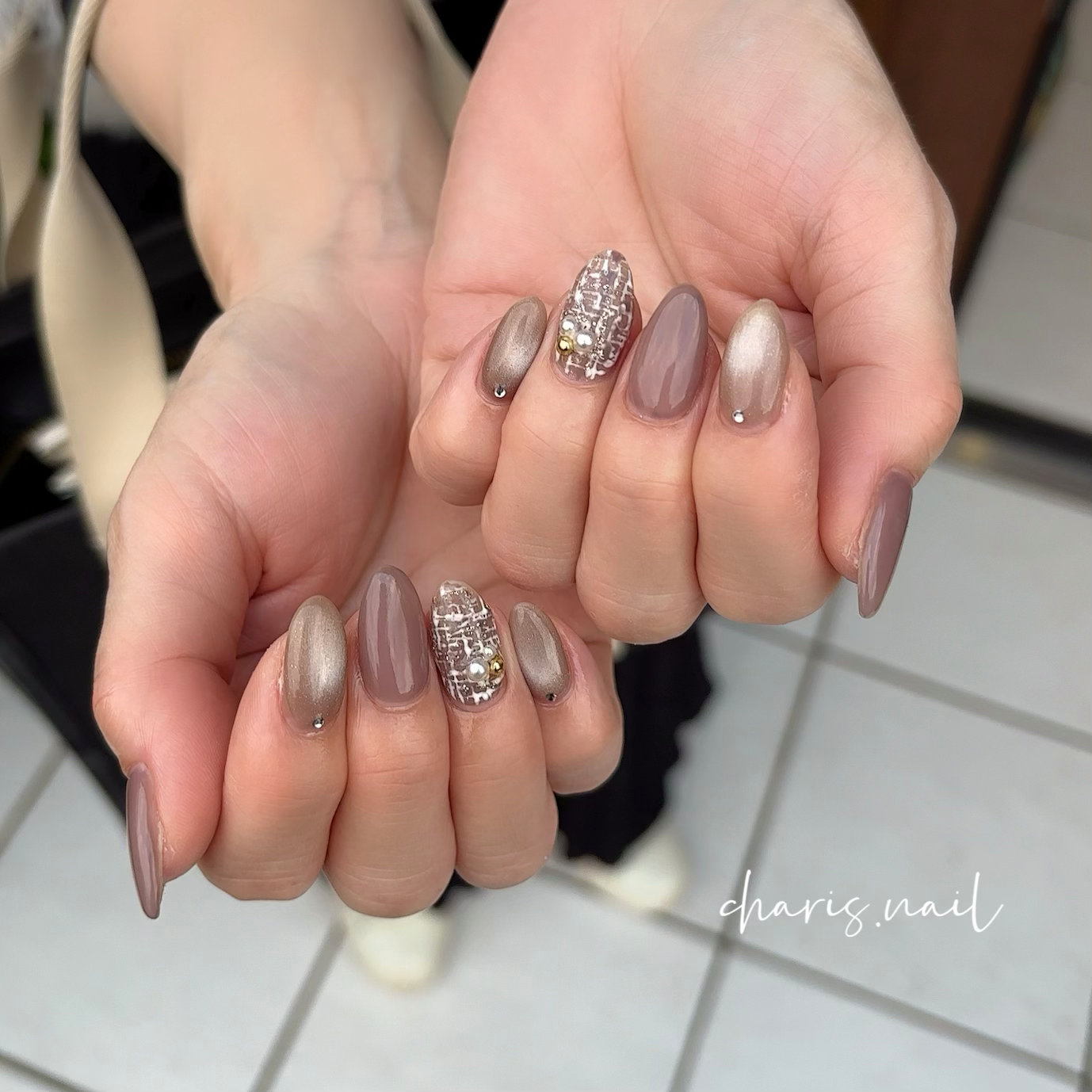 charis.nail