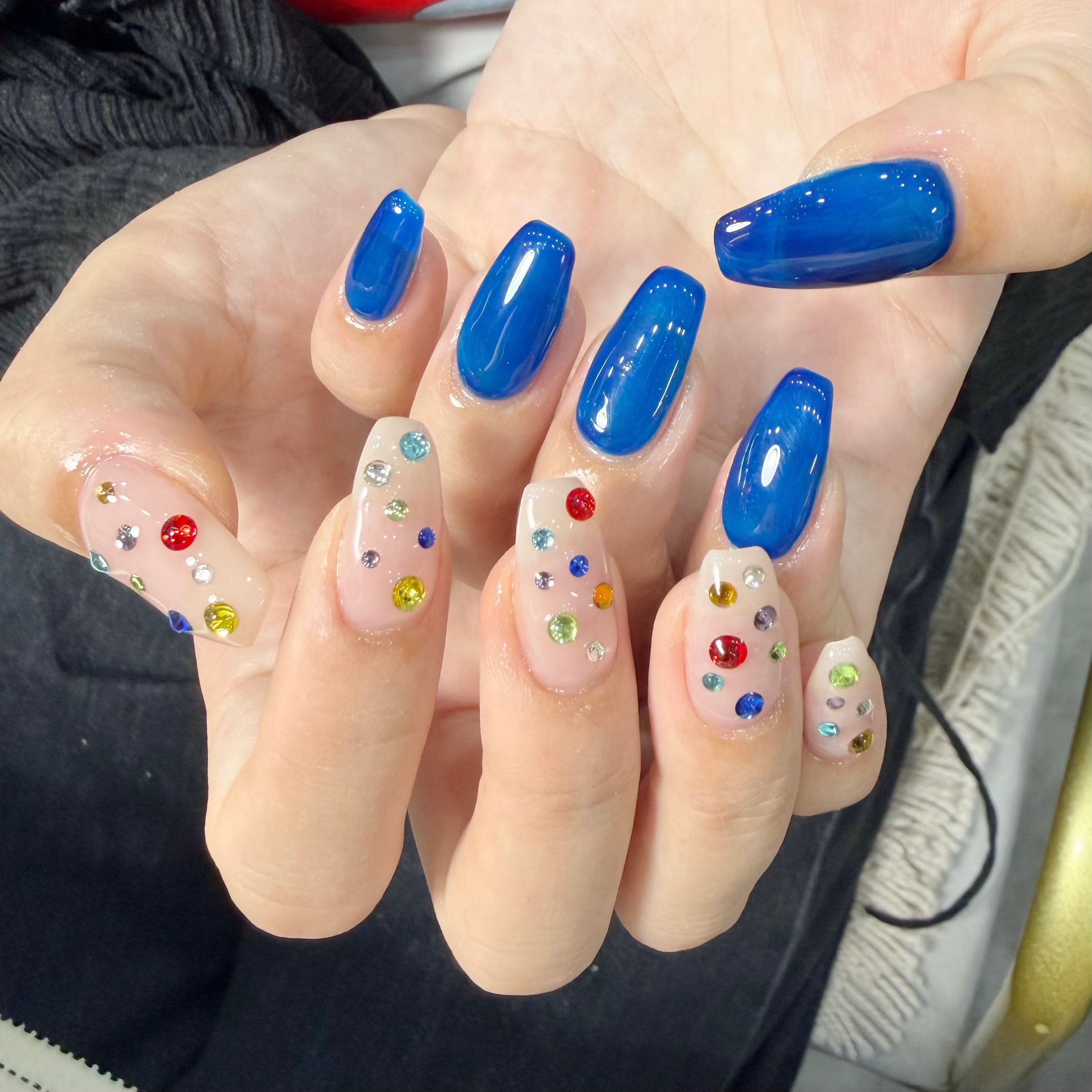 UM_NailSALON