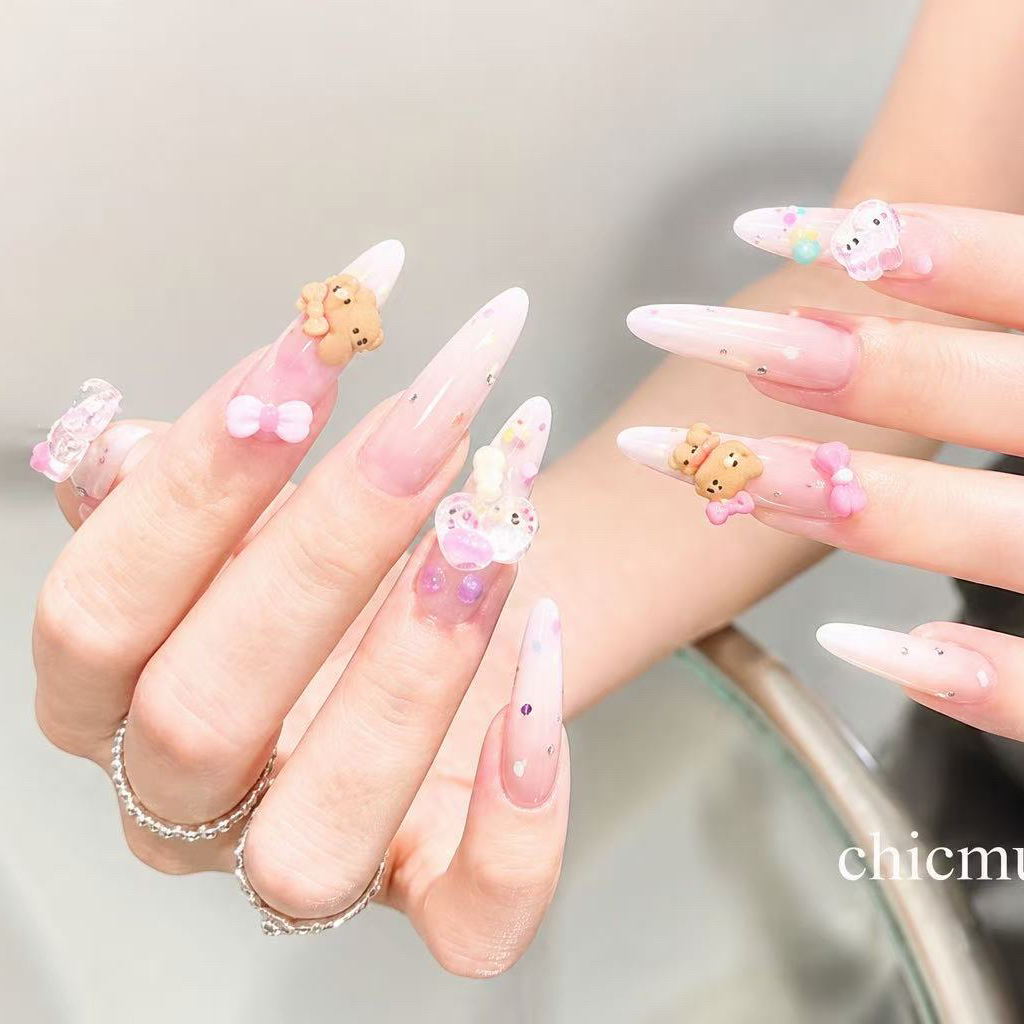 Yuna_nail.
