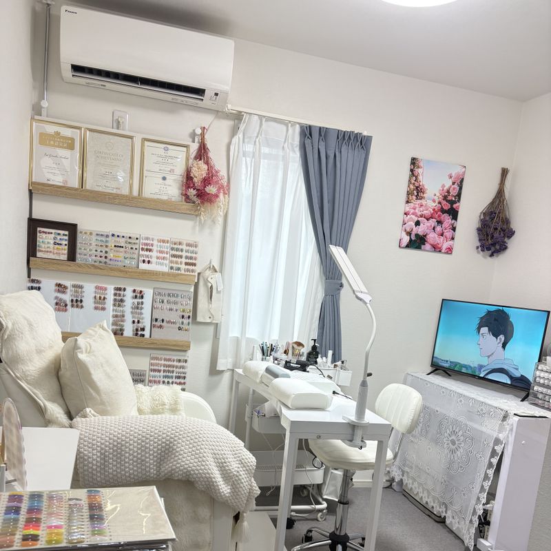 R-nail salon