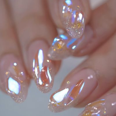 キラキラちゅるんと氷ネイル