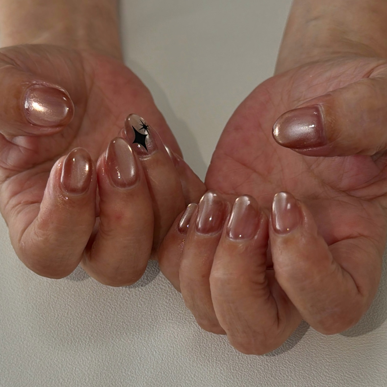 Nail__Lino