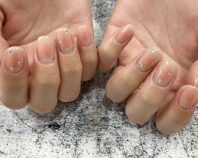 ご新規様or一年以上ご来店のない方限定┊ «オフ込み» ワンホン風デザインネイル