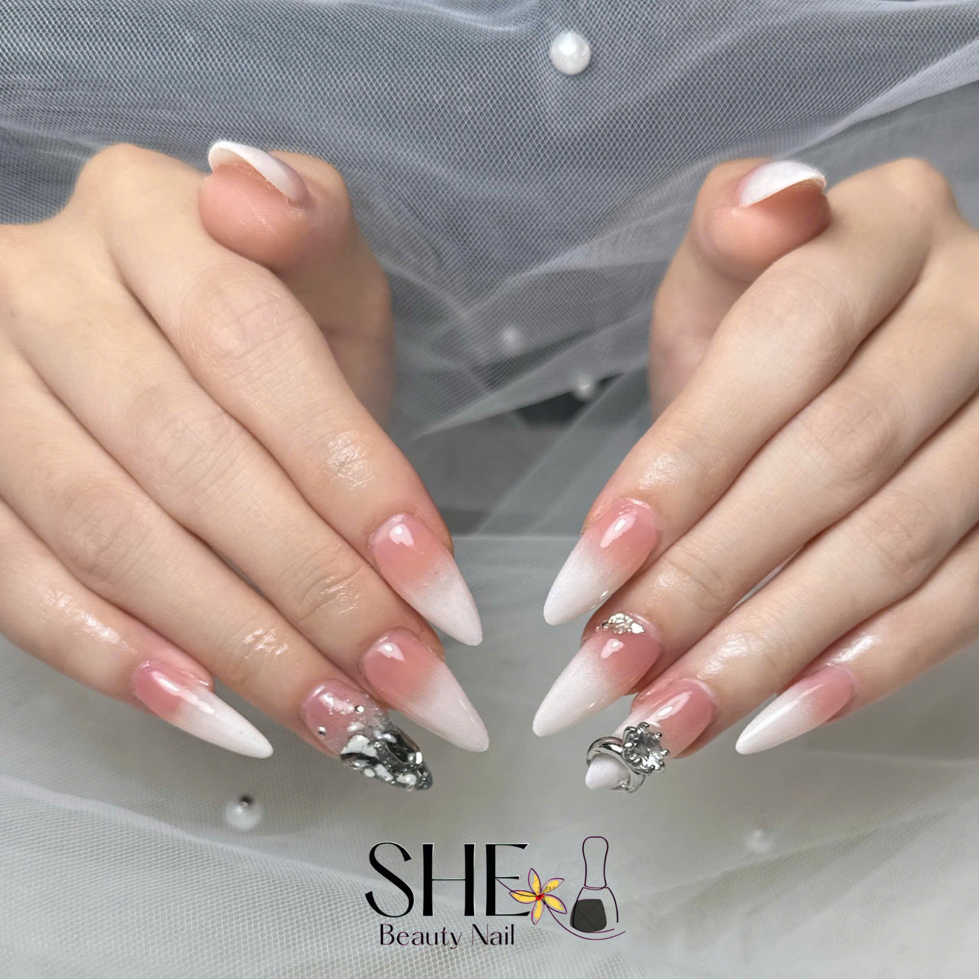SHE_NAIL_