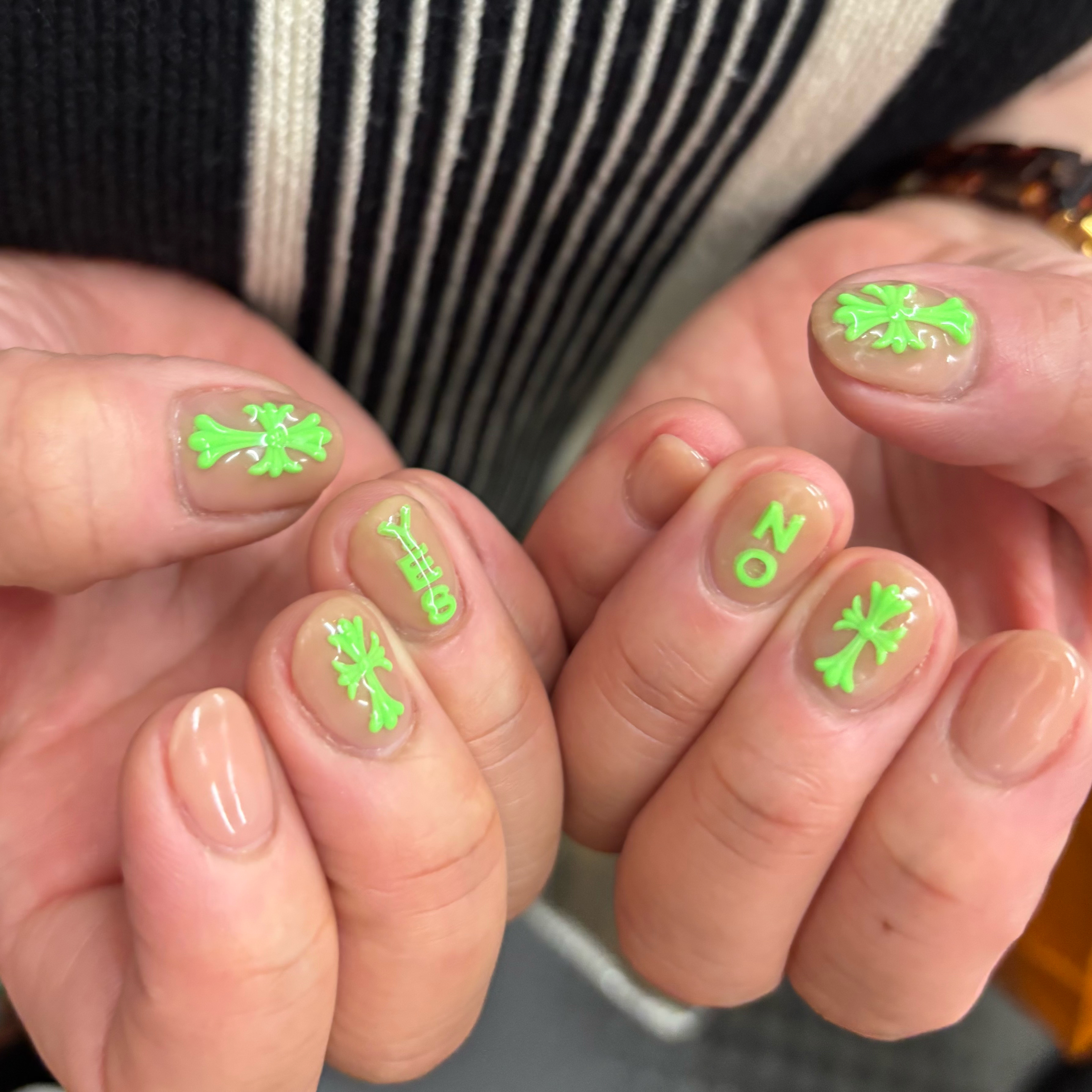 Emu...nail