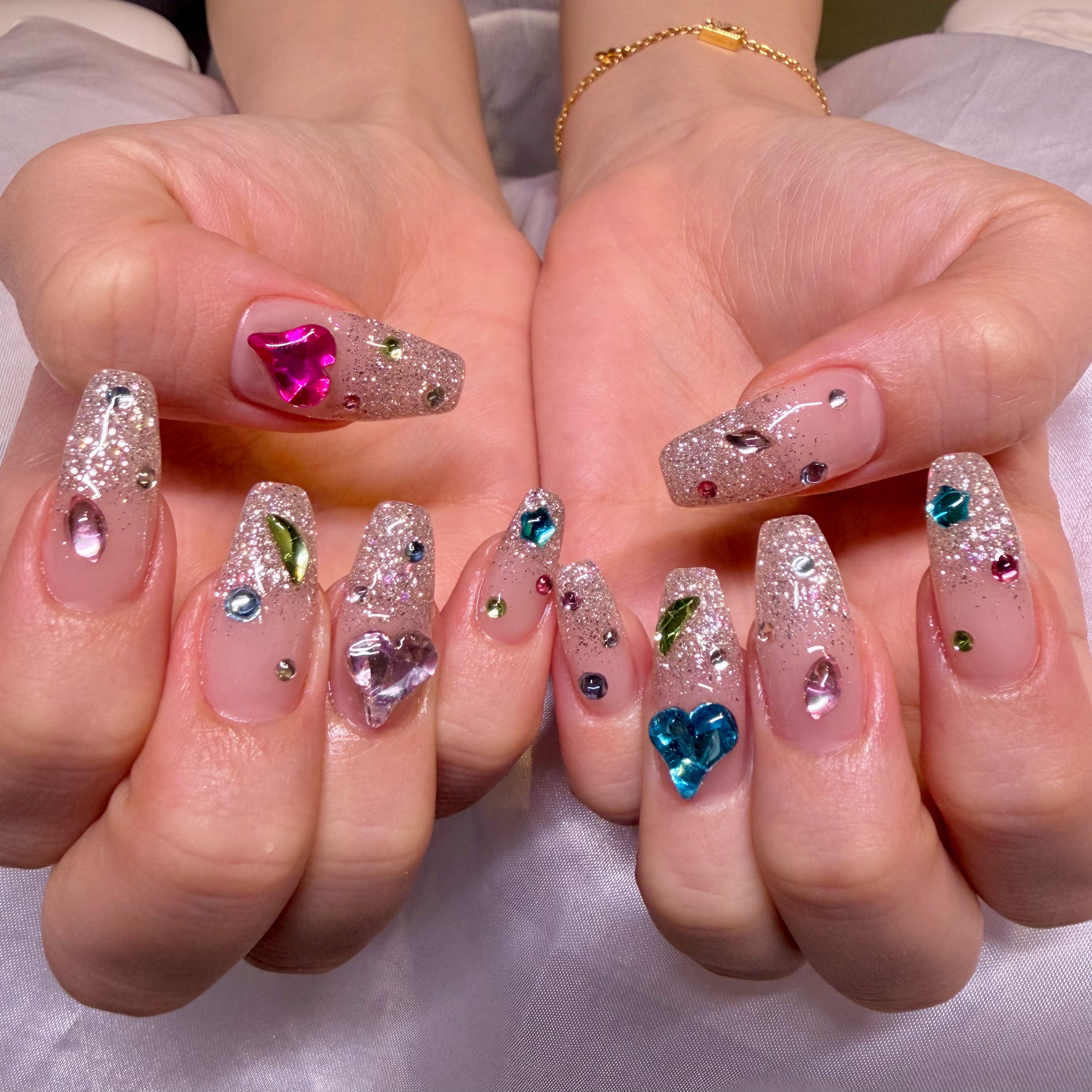 emu.nails