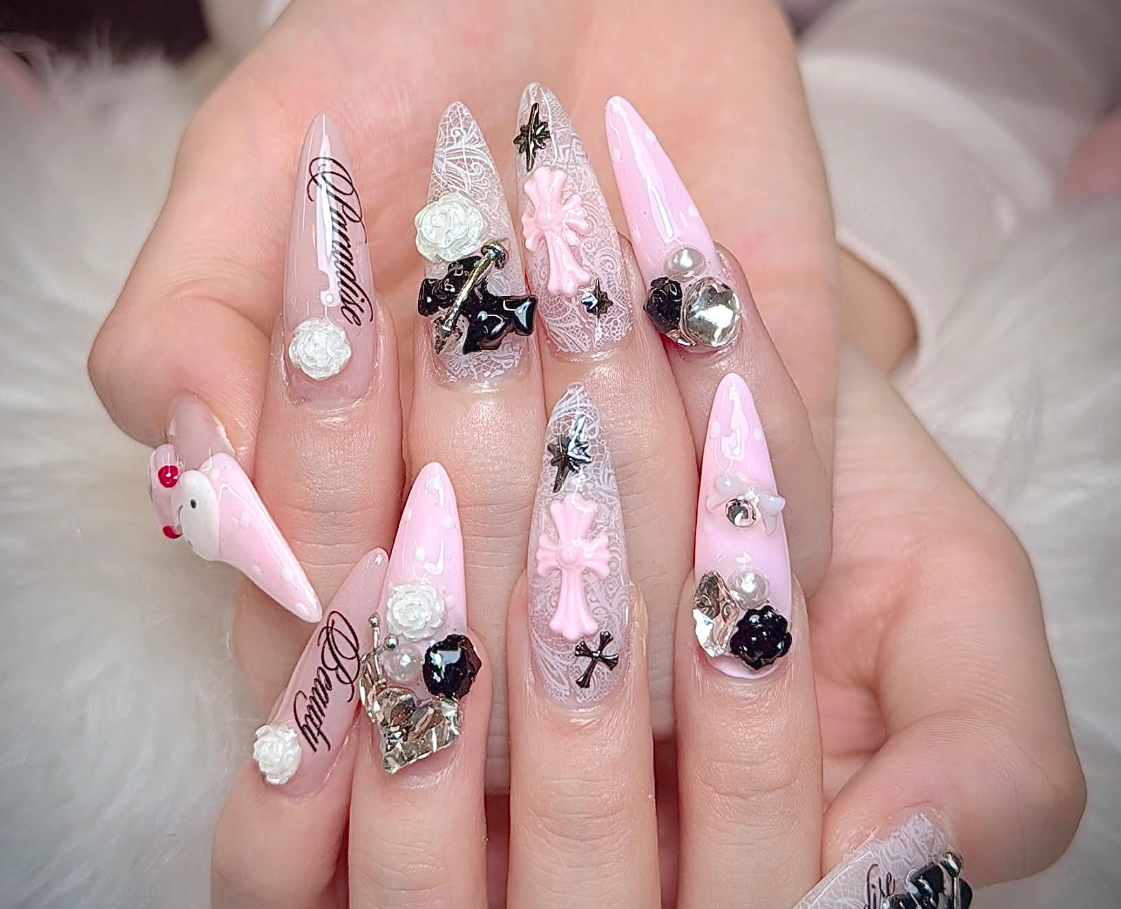 LUNA_Nails