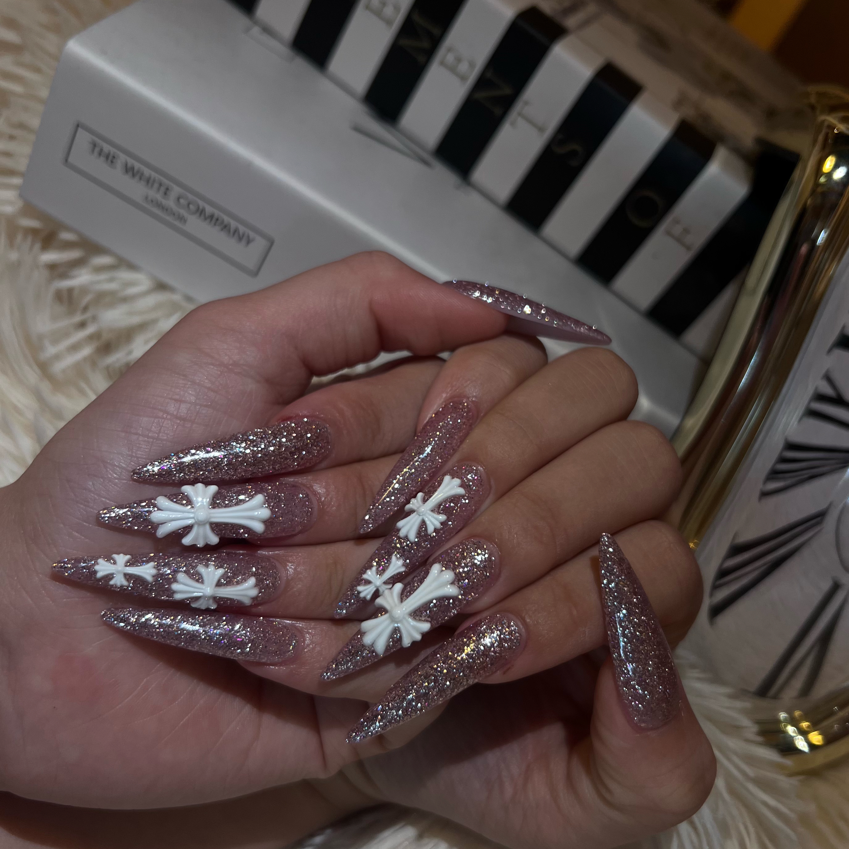 nail_by.mino