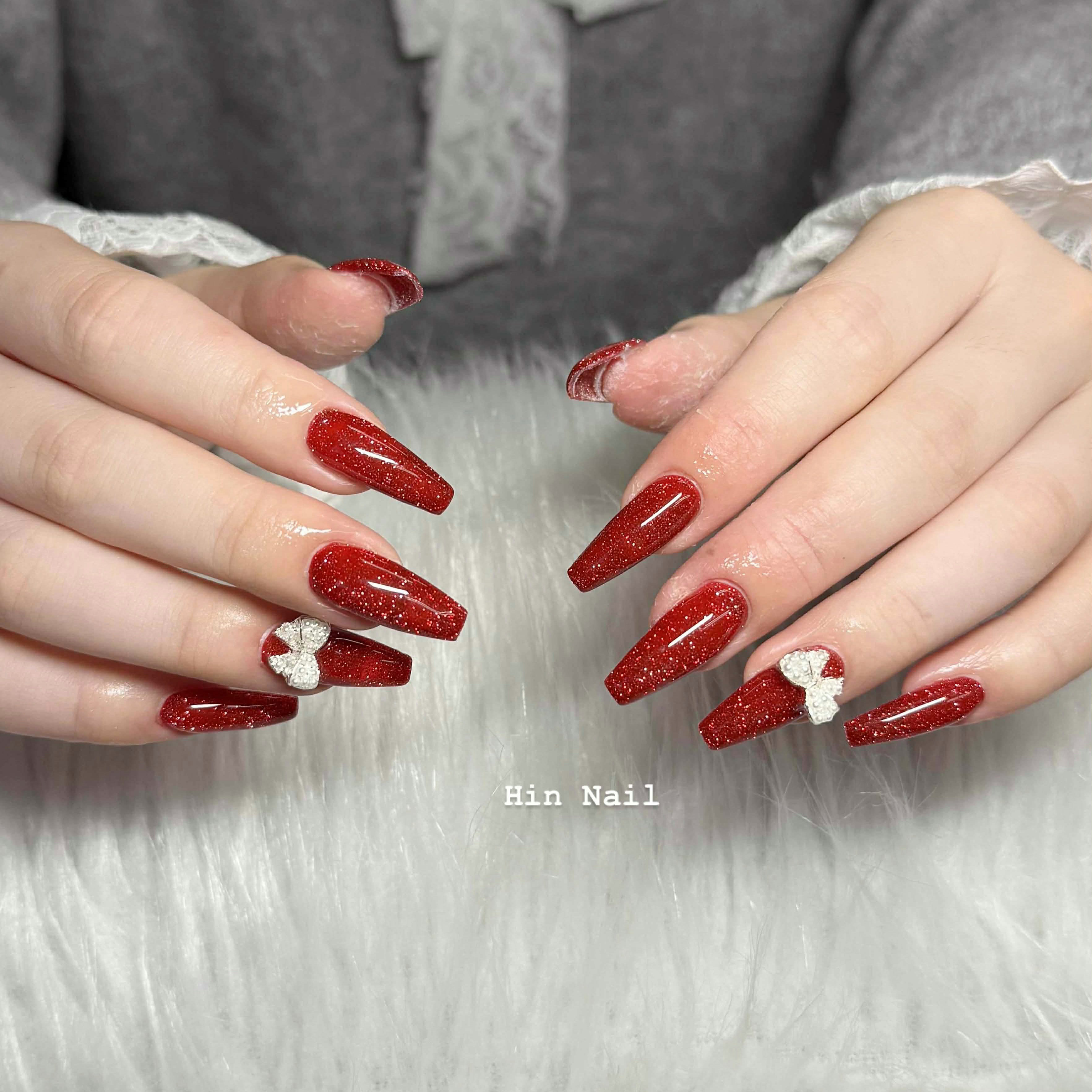 hin_nails