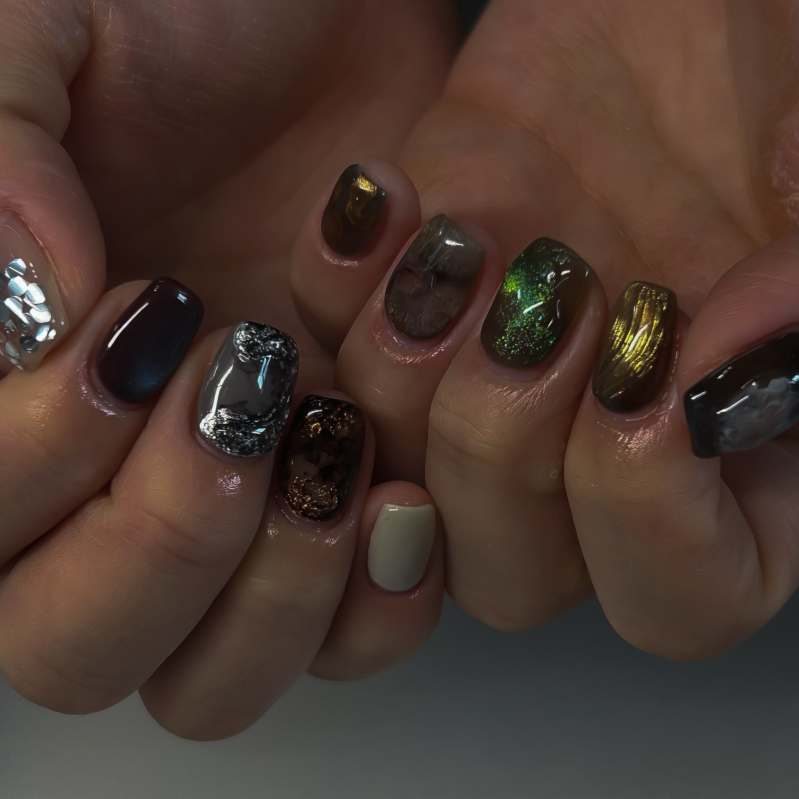une_.nail
