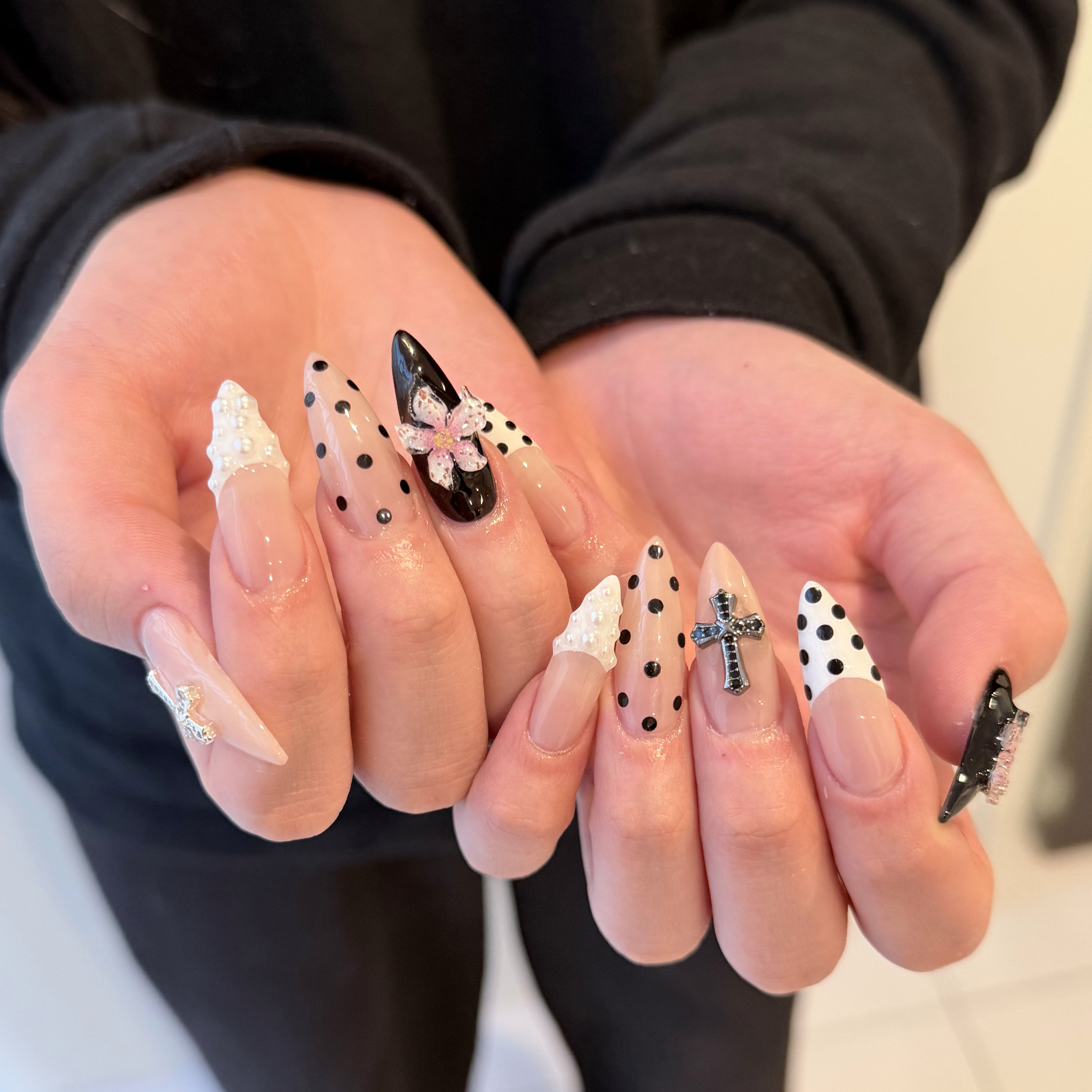 pinkdollhouse_nail