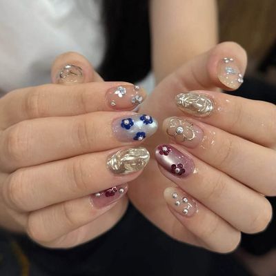     (研修中)ラメ×パーツネイル🤎