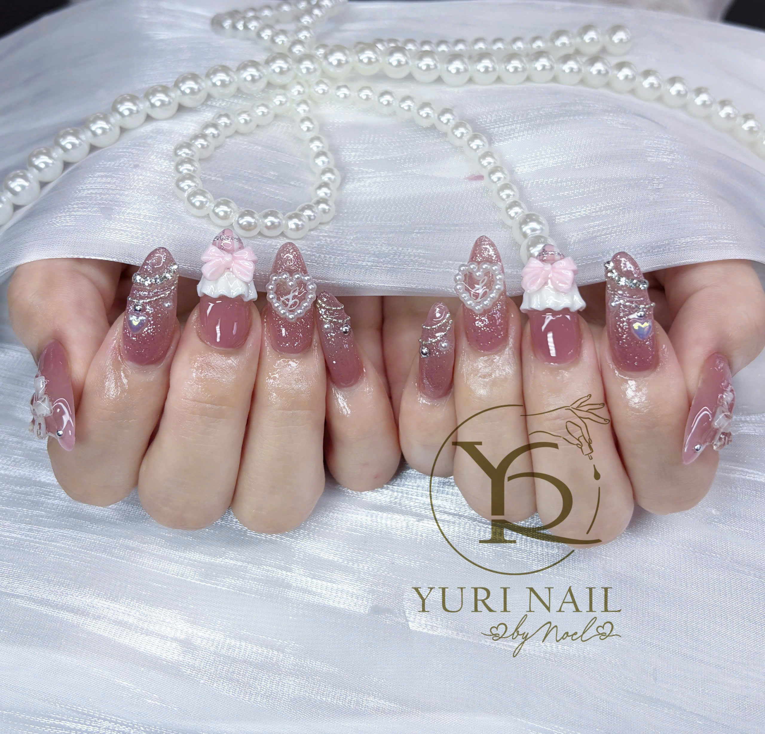 Yuri_nail_Anh