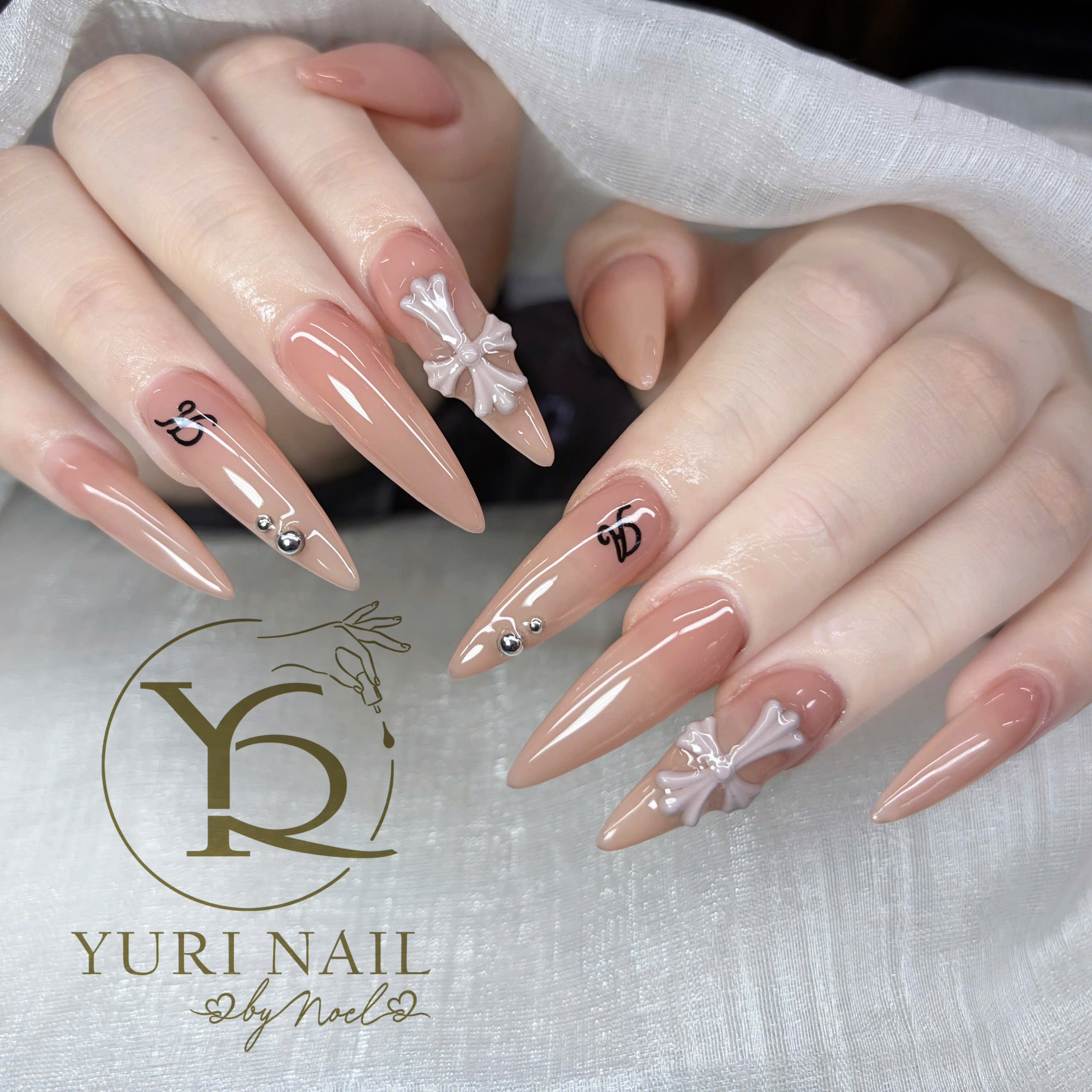 Yuri_nail_Anh