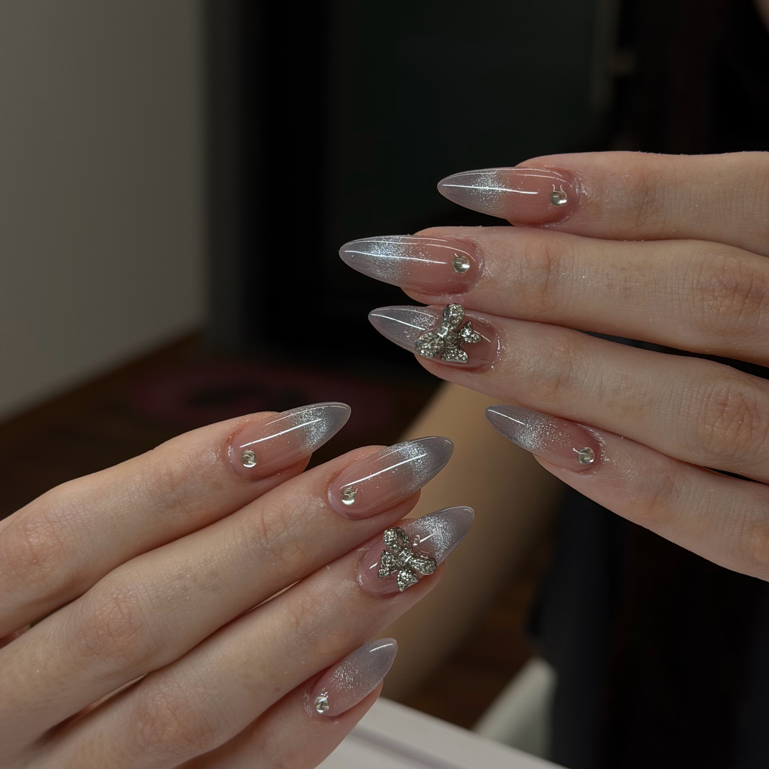 Nail_aina0