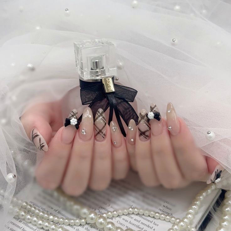 ANGEL_Nails
